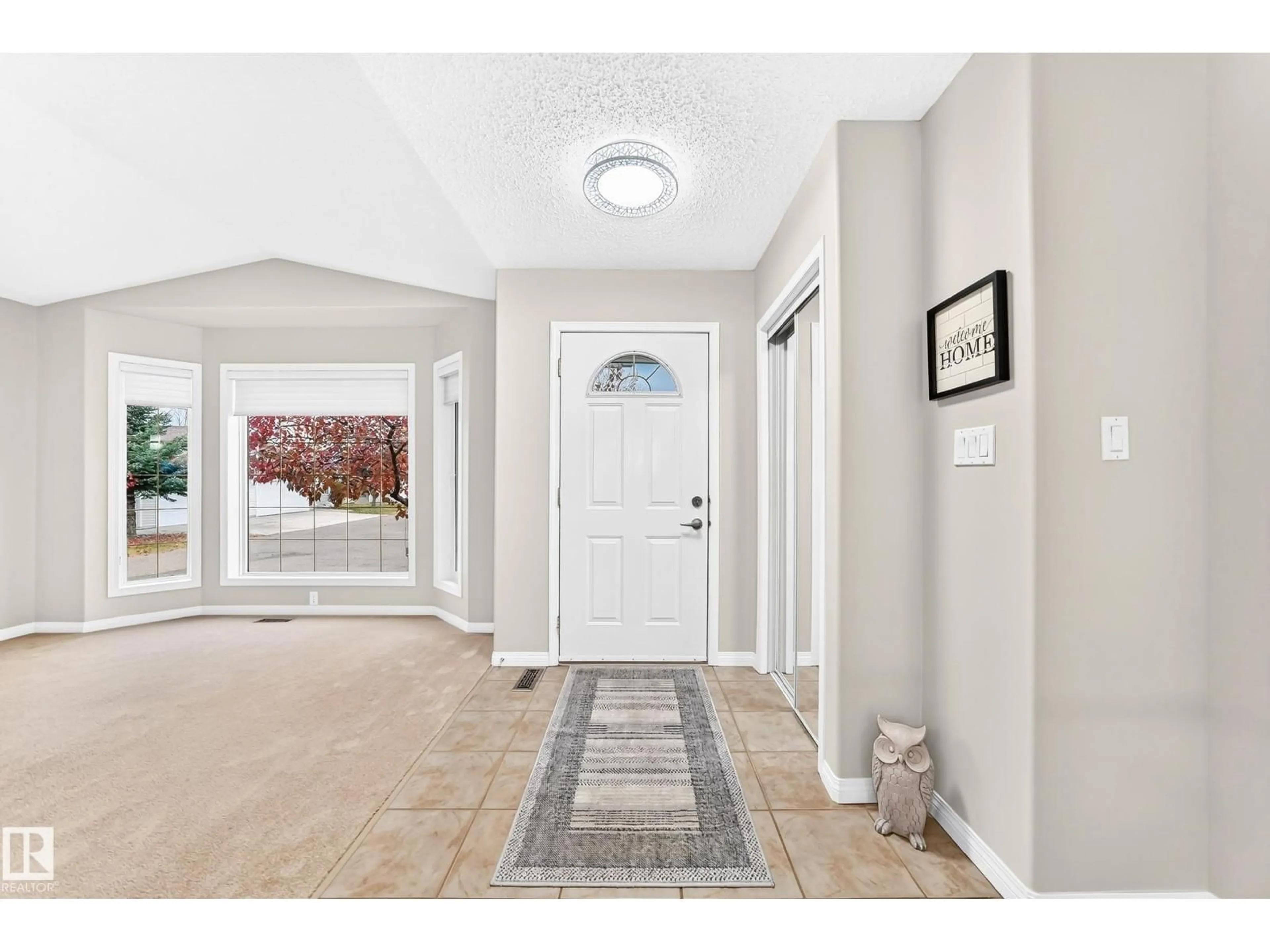Indoor entryway for #2 - 1850 MILL WOODS RD E, Edmonton Alberta T6L7C6