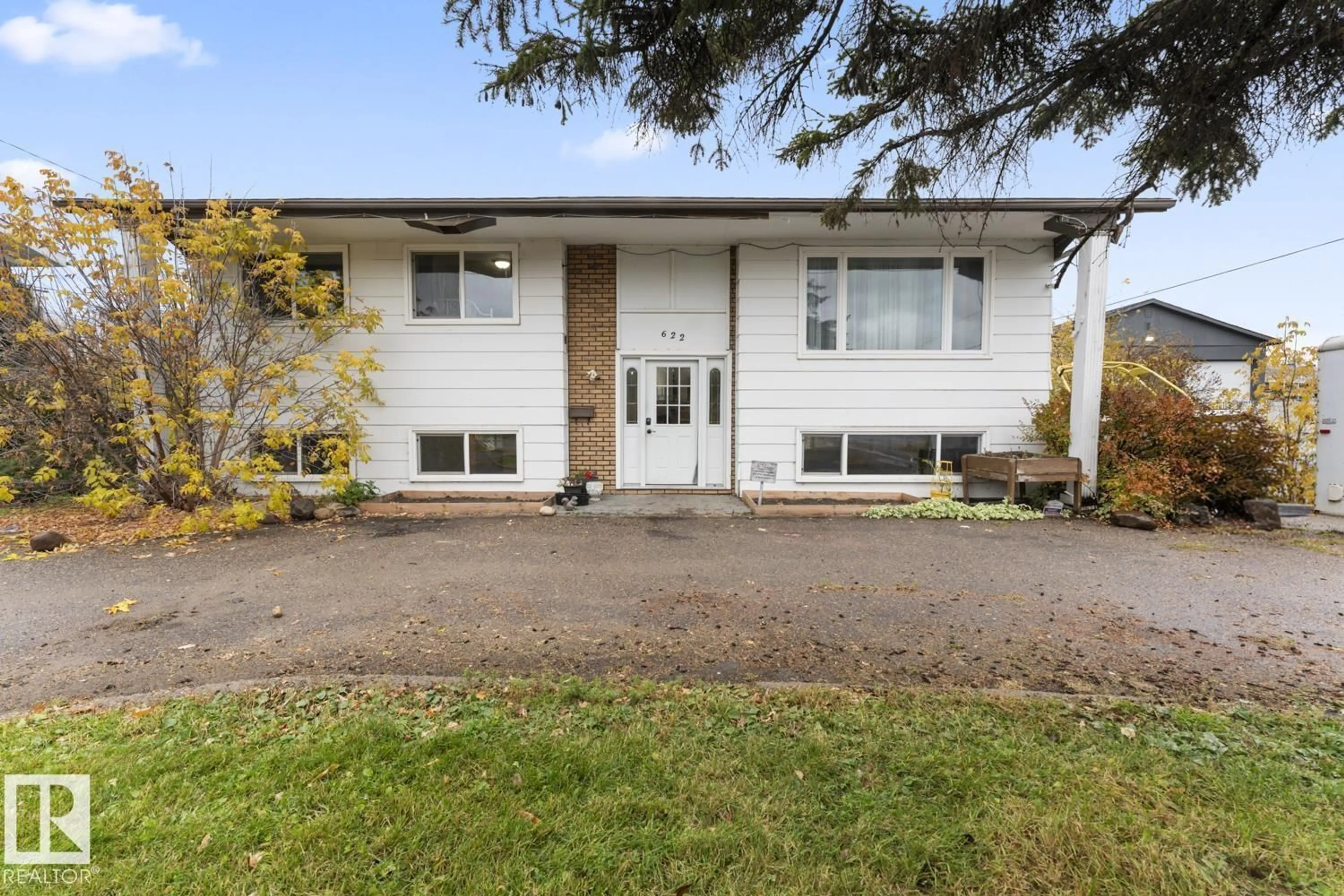Home with vinyl exterior material, street for 622 13 ST, Cold Lake Alberta T9M1B2