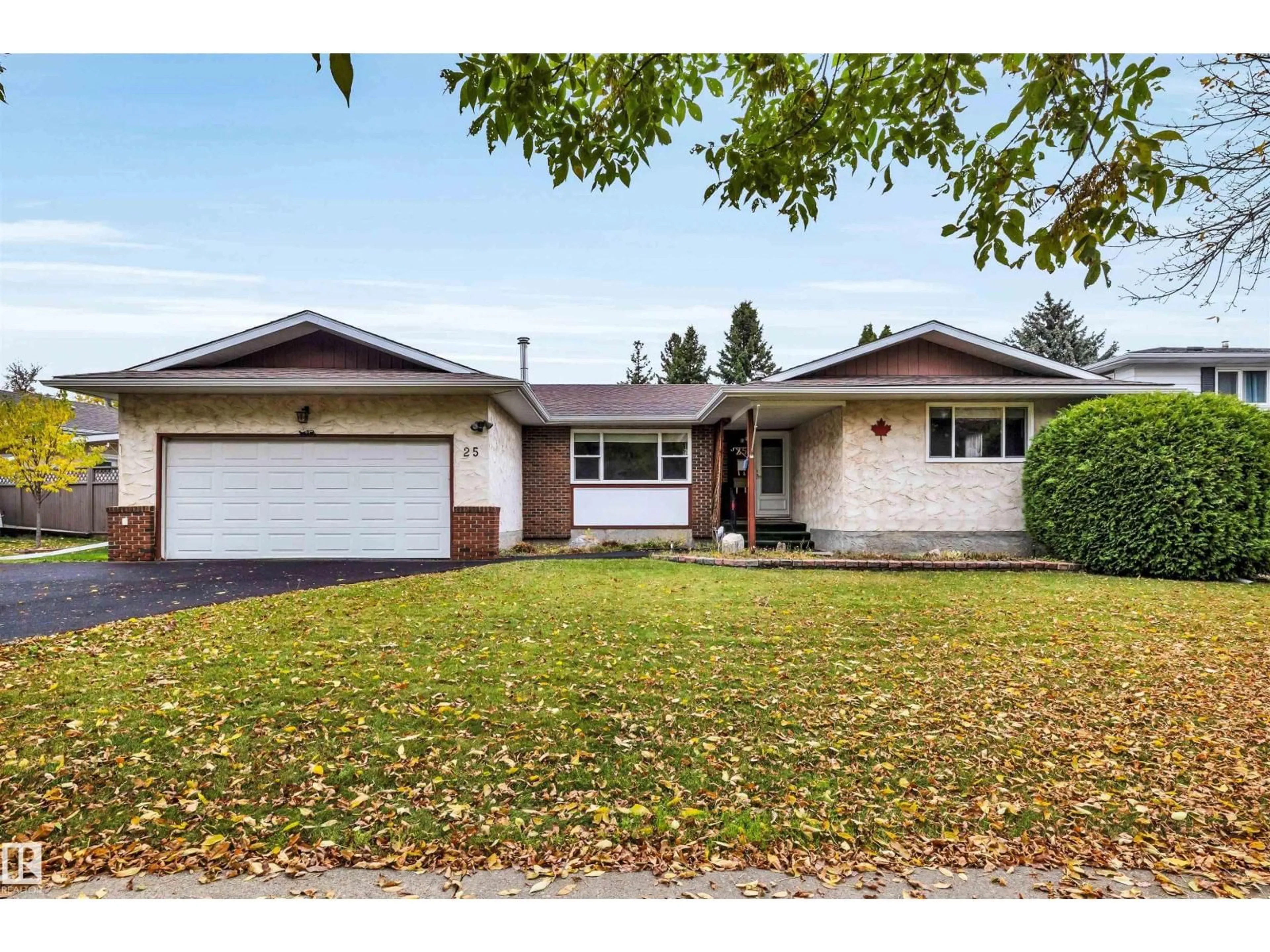 Home with vinyl exterior material, street for 25 ATTWOOD DR, St. Albert Alberta T8N2T4