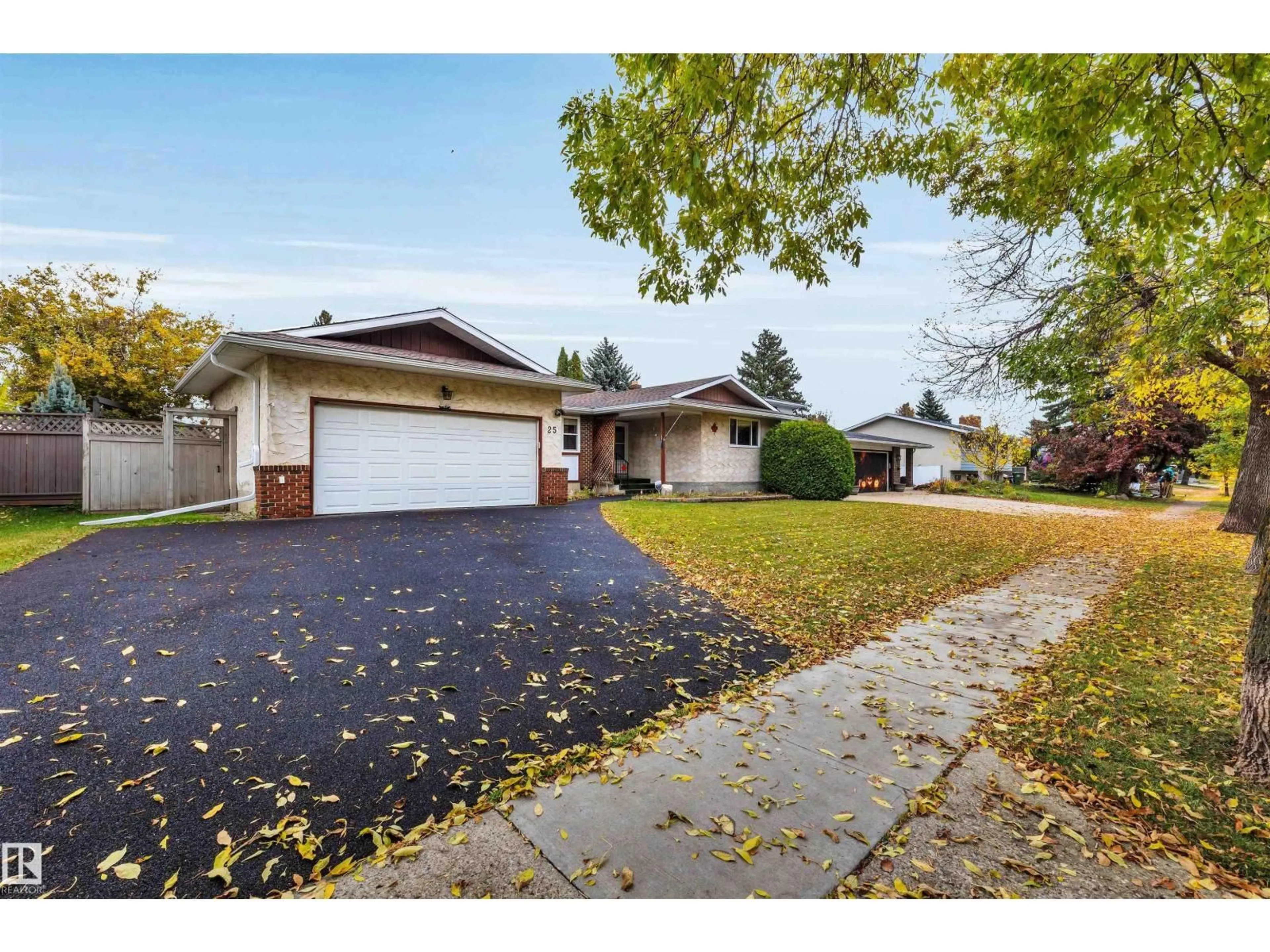 Home with vinyl exterior material, street for 25 ATTWOOD DR, St. Albert Alberta T8N2T4