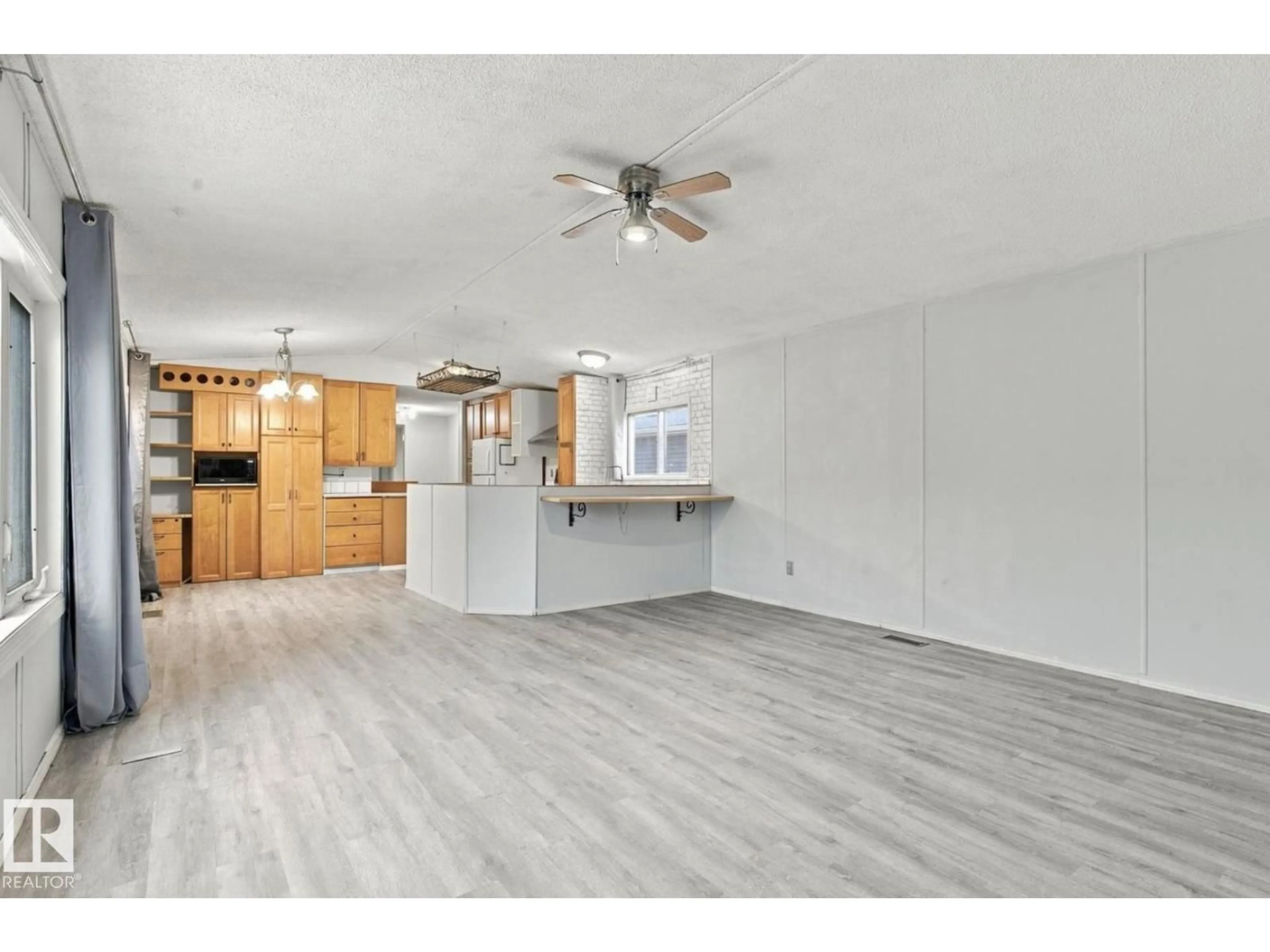 Open concept kitchen, unknown for 2664 LAKEVIEW DR, Edmonton Alberta T5S1T7