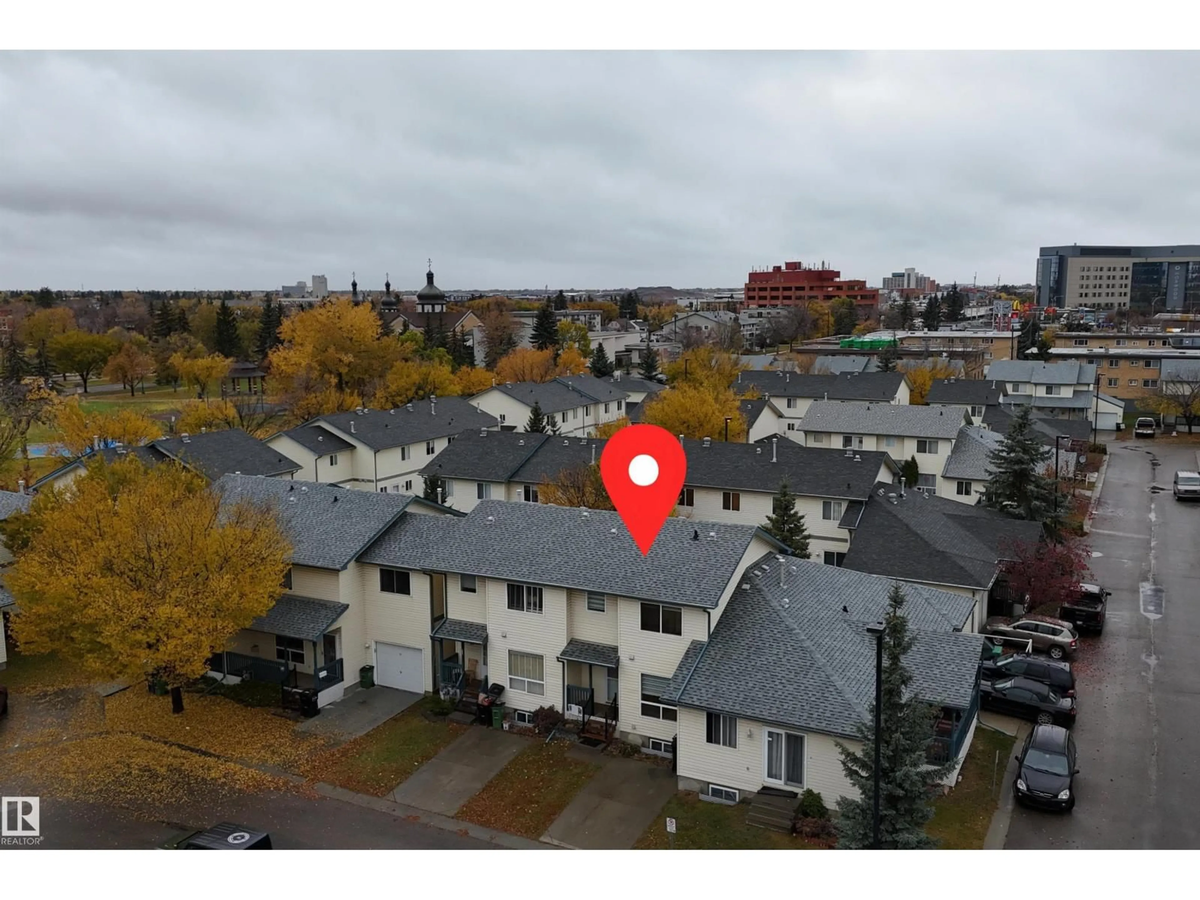 A pic from outside/outdoor area/front of a property/back of a property/a pic from drone, unknown for 85 - 10909 106 ST NW, Edmonton Alberta T5H4M7