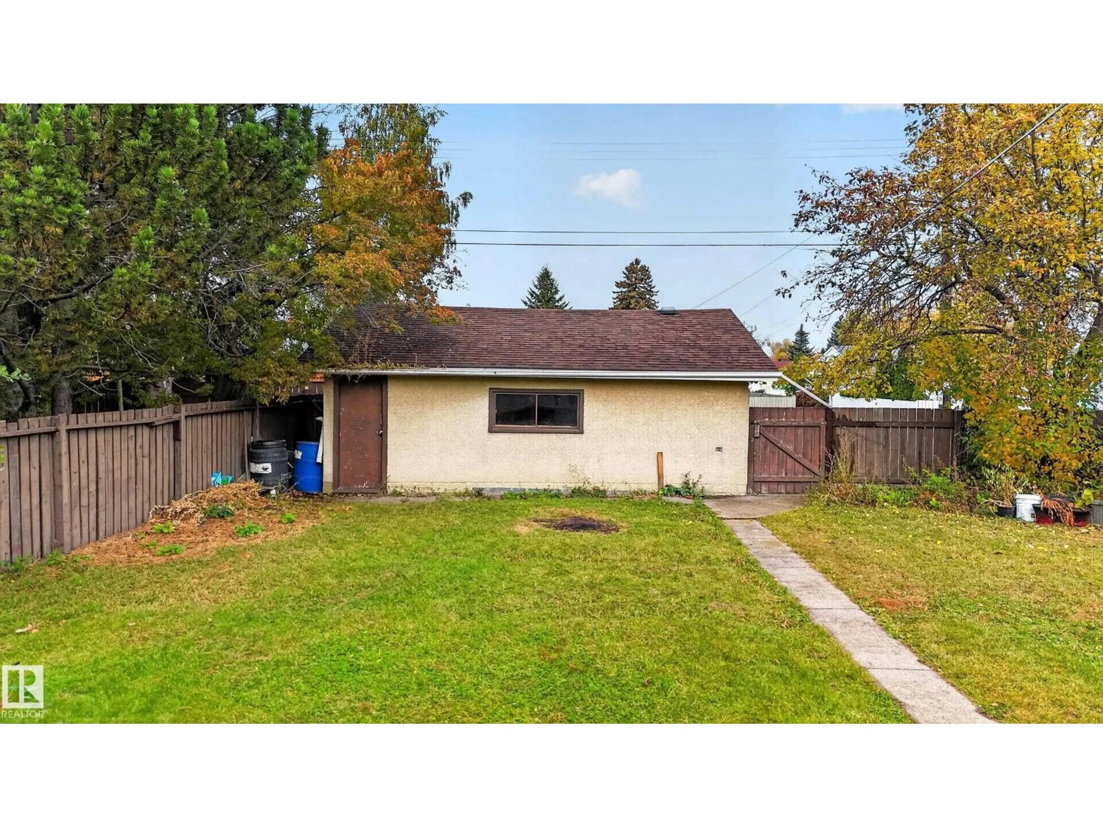 Shed for 5504 105 AV, Edmonton Alberta T6A1A6