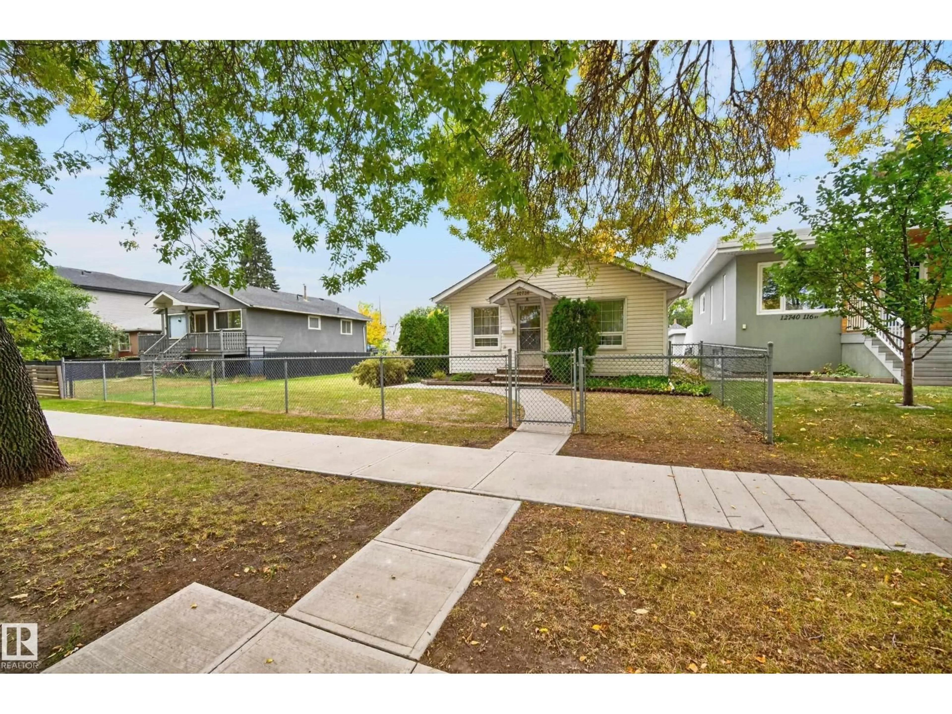 A pic from outside/outdoor area/front of a property/back of a property/a pic from drone, street for 12736 116 ST, Edmonton Alberta T5E5H2