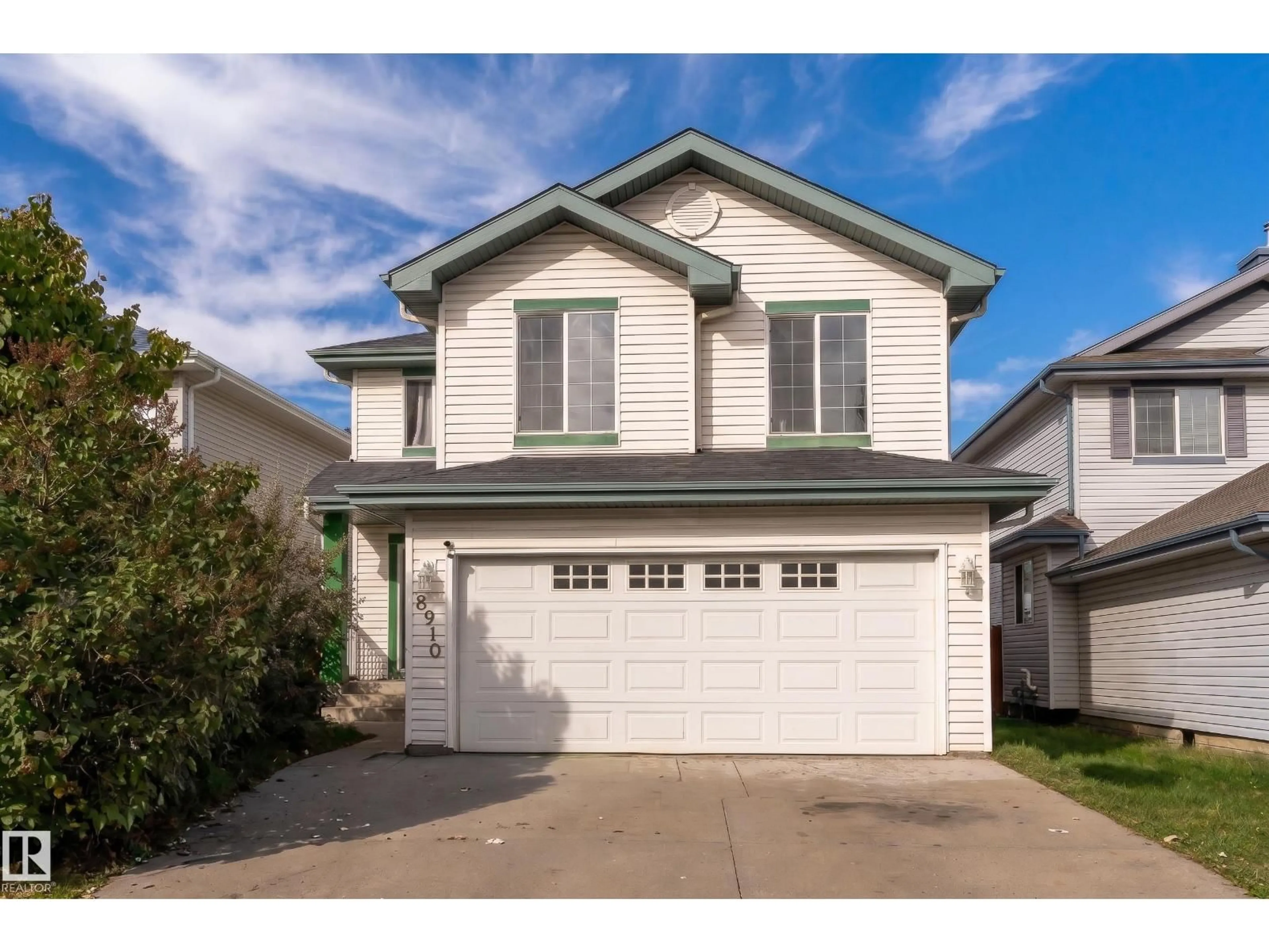 Home with vinyl exterior material, street for 8910 7 AV, Edmonton Alberta T6X1B9