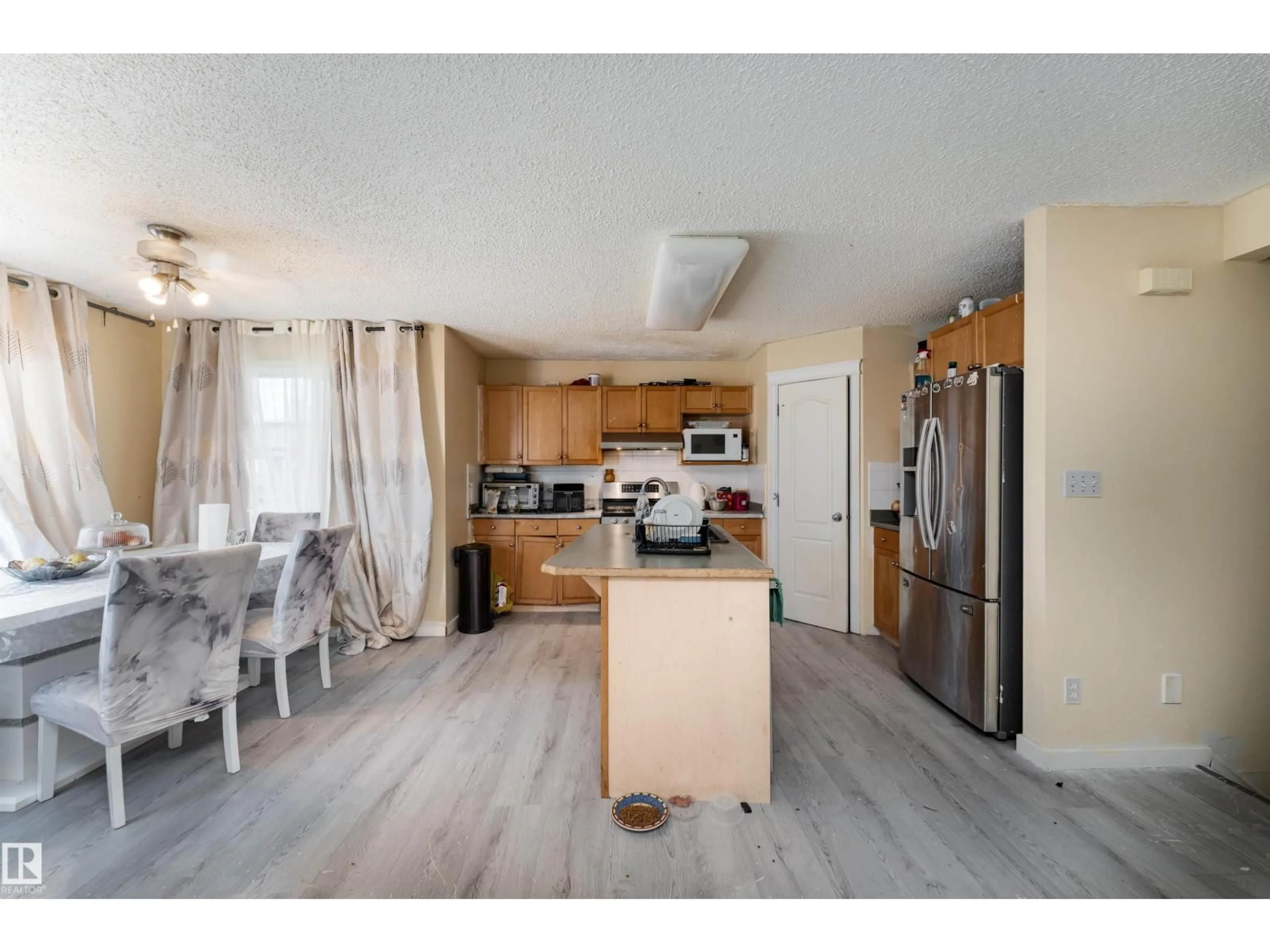 Unknown for 8910 7 AV, Edmonton Alberta T6X1B9