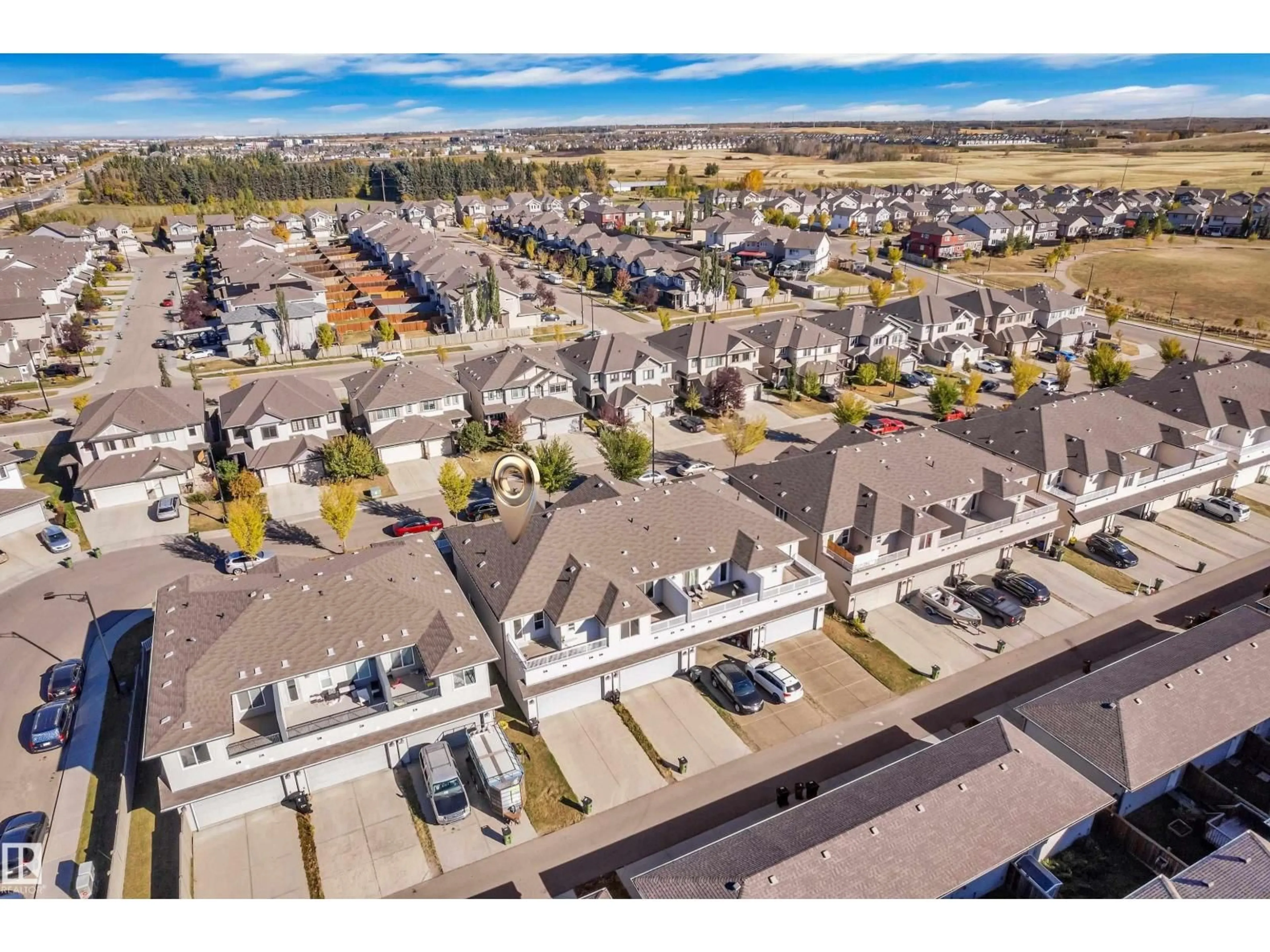 A pic from outside/outdoor area/front of a property/back of a property/a pic from drone, street for 1517 27 AV, Edmonton Alberta T6T0W2