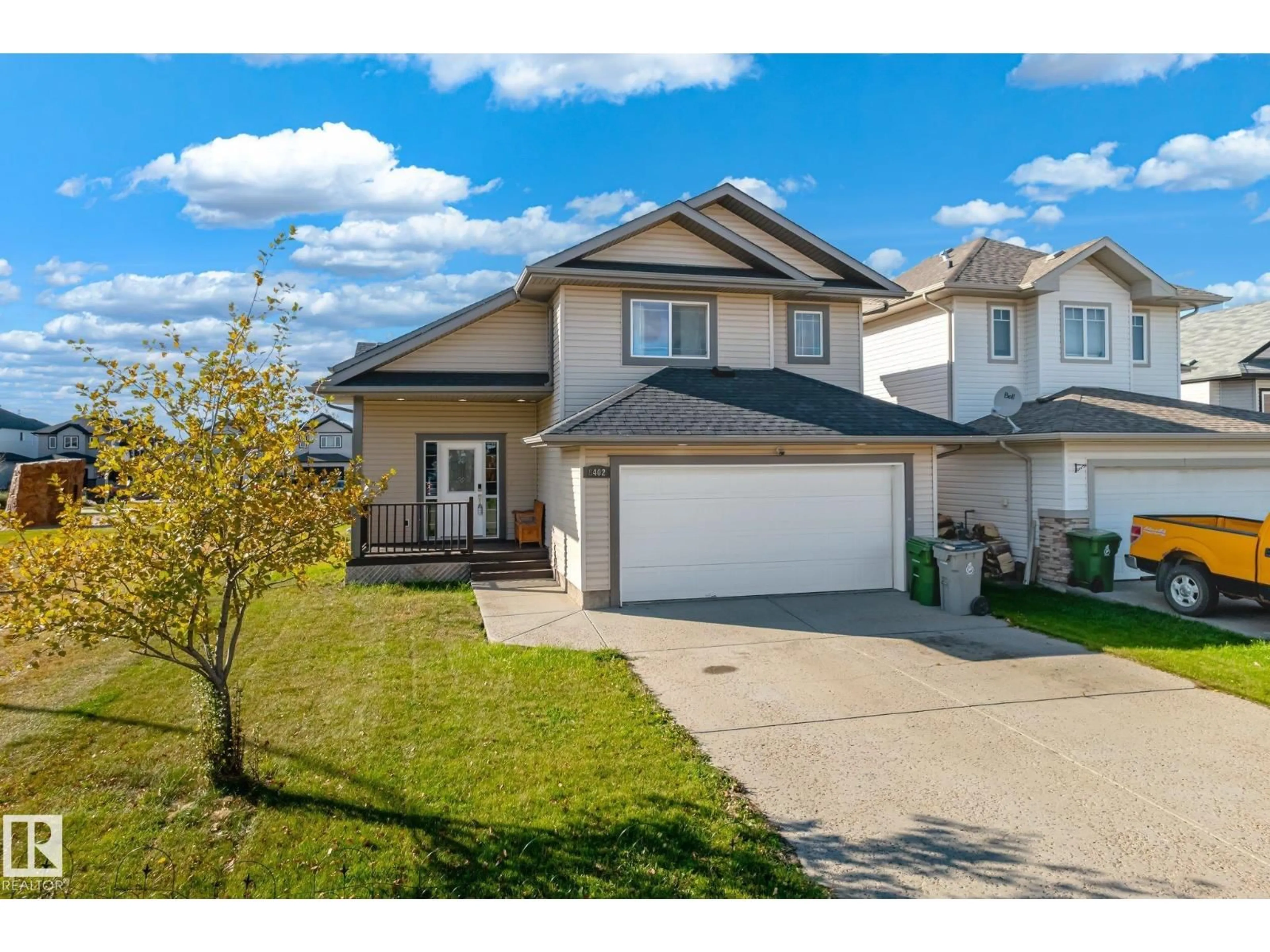 Home with vinyl exterior material, street for 8402 96 ST, Morinville Alberta T8R0A6