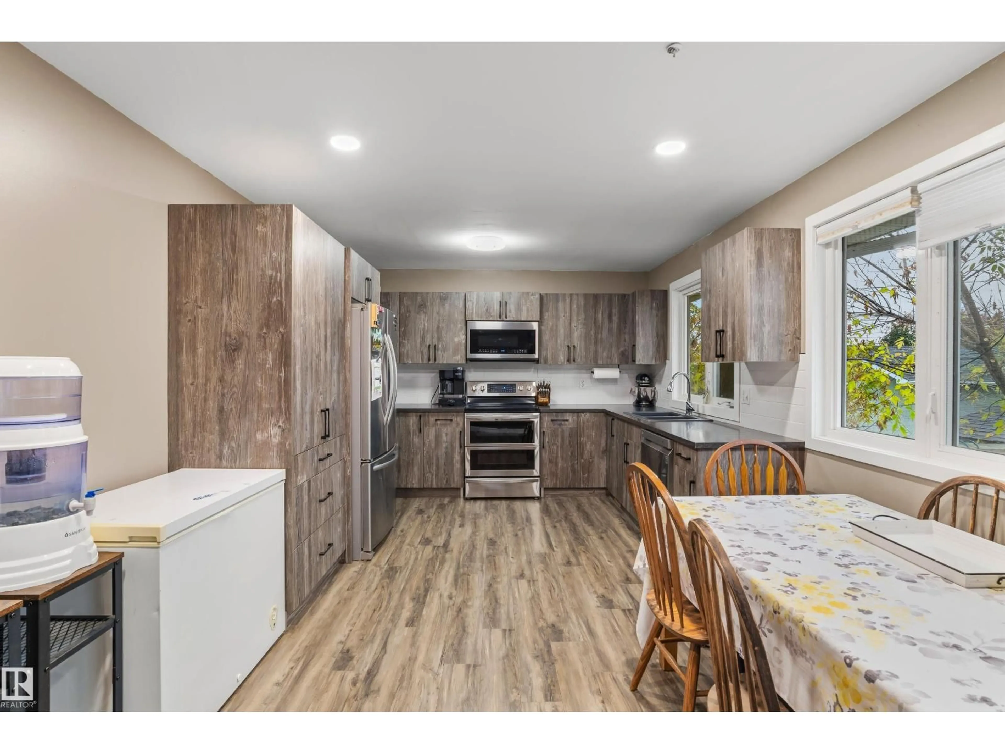Open concept kitchen, unknown for 5014 45 ST, Cold Lake Alberta T9M1Z2