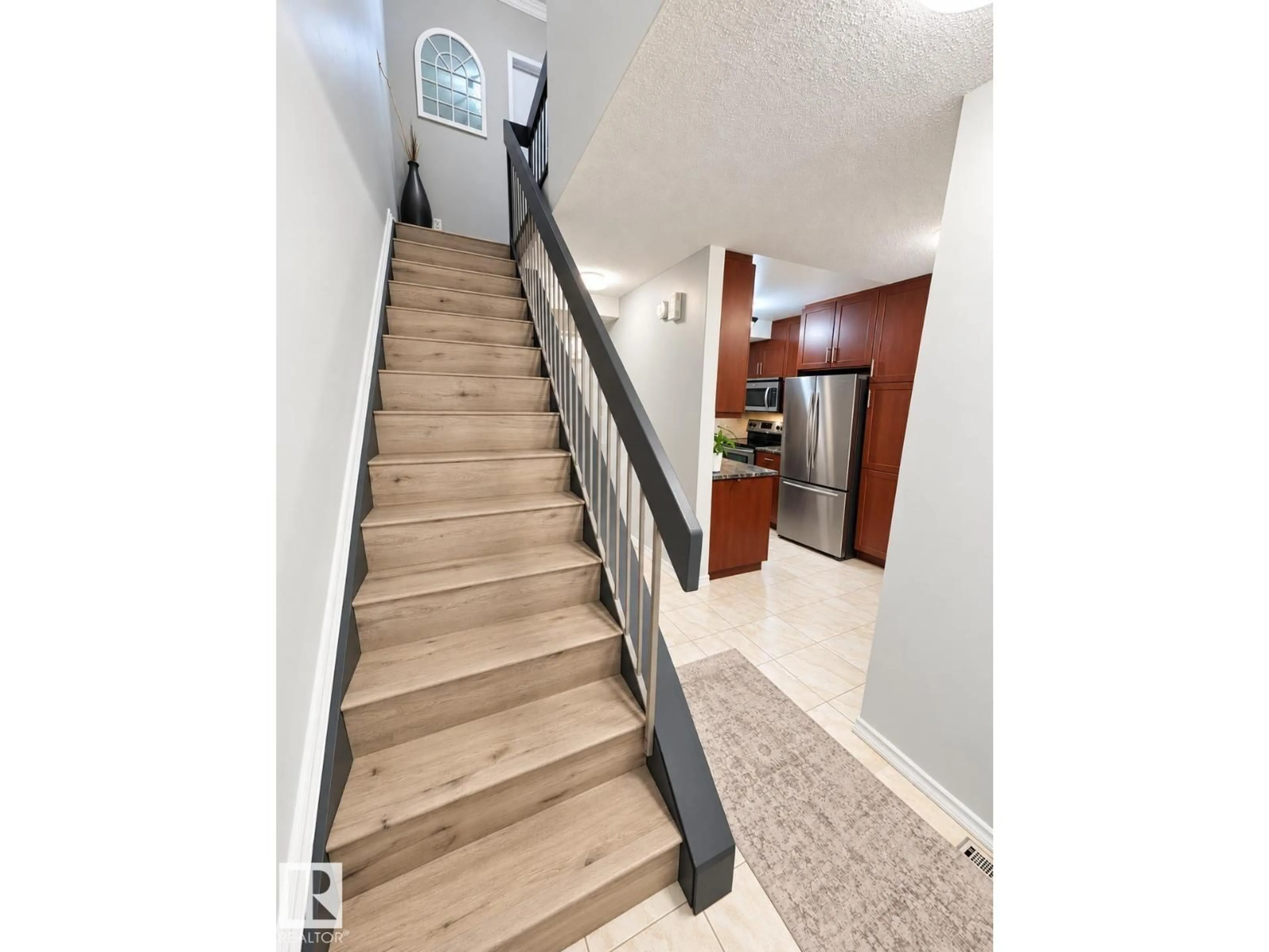 Stairs for NW - 12034 25 AVE, Edmonton Alberta T6J4L3