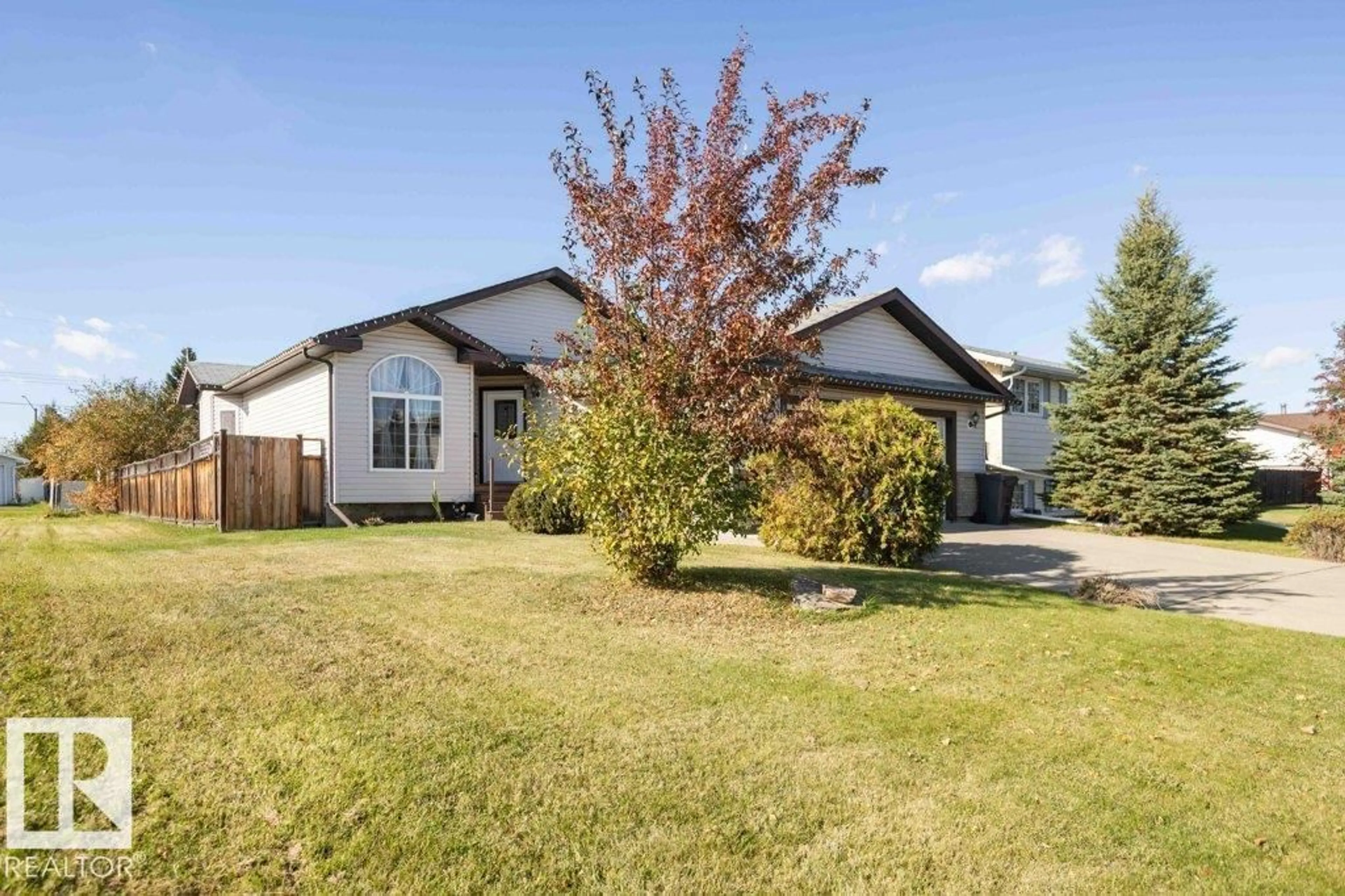 Home with vinyl exterior material, street for 4720 47 ST, Clyde Alberta T0G0P0