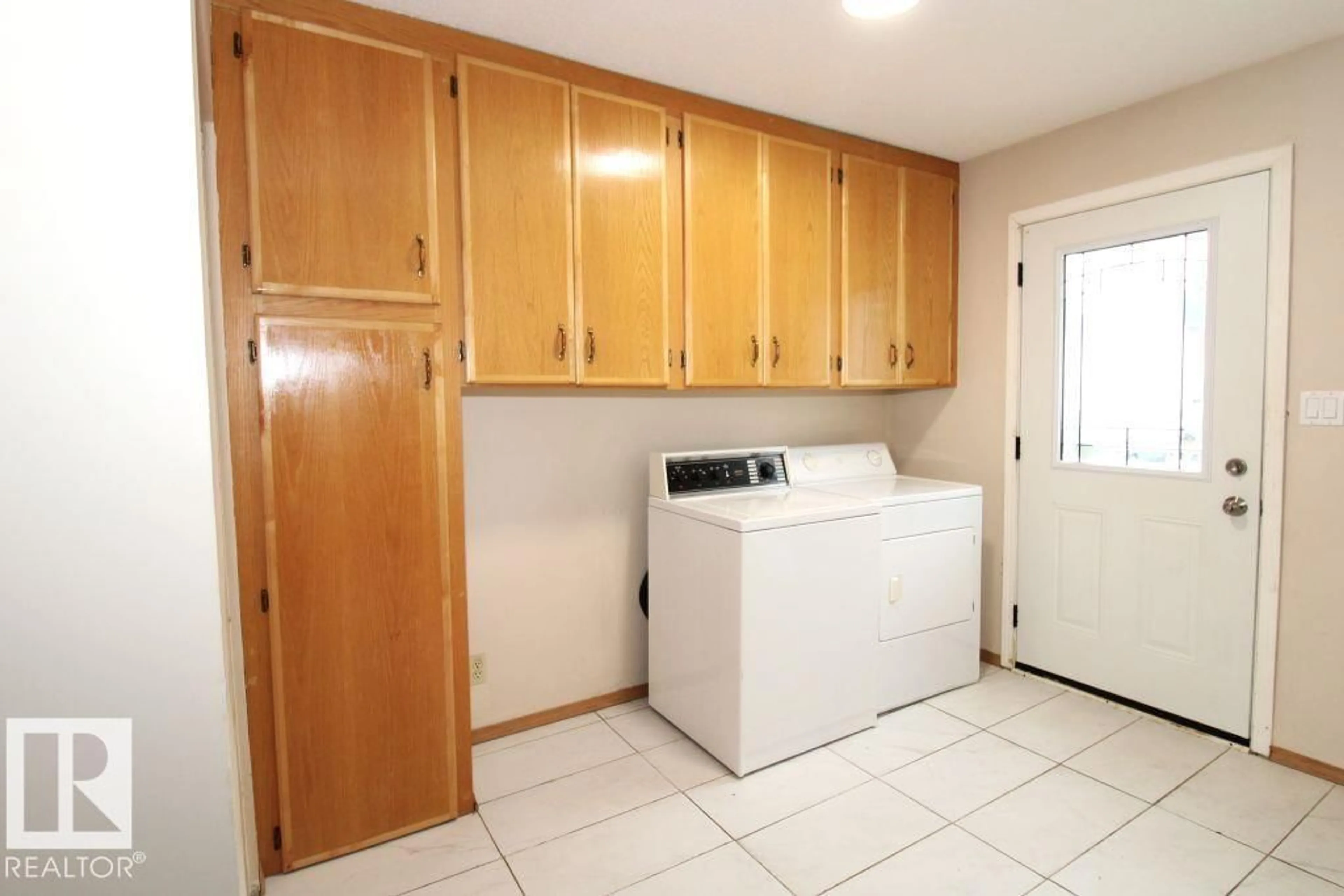 Unknown for 11393 22 AV, Edmonton Alberta T6J4V8