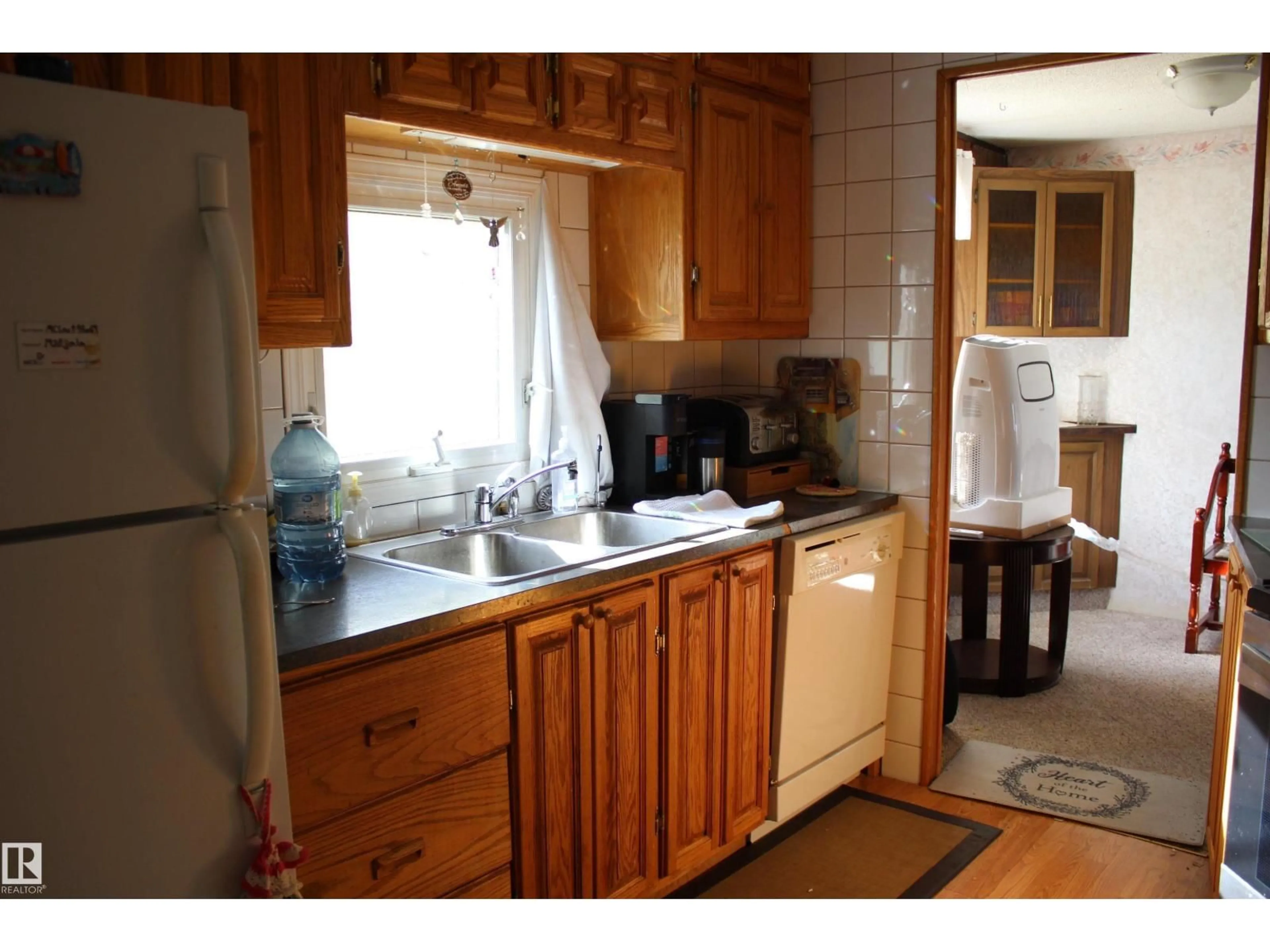 Standard kitchen, unknown for 4809 53 AV, Willingdon Alberta T0B4K0