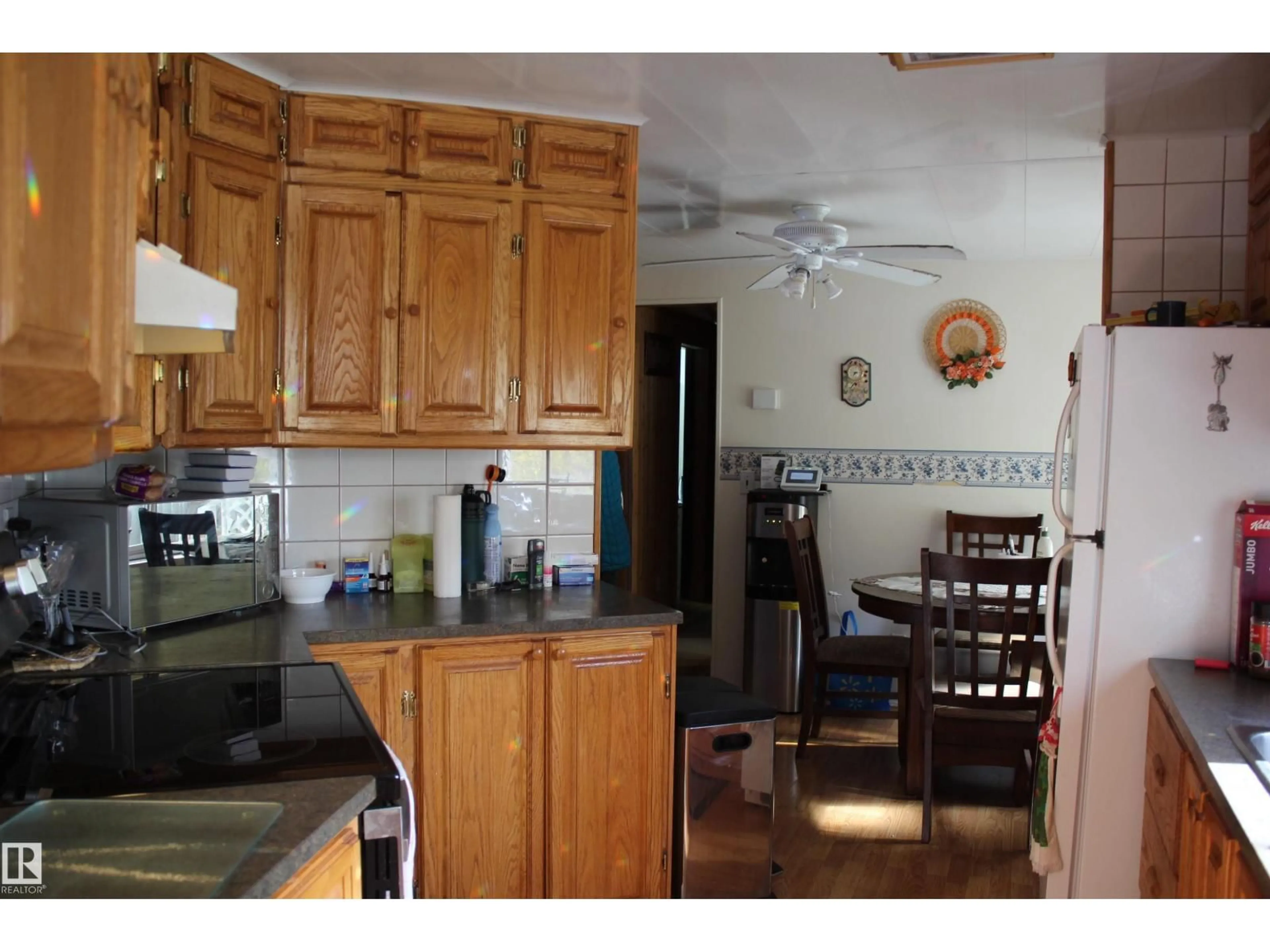 Standard kitchen, unknown for 4809 53 AV, Willingdon Alberta T0B4K0