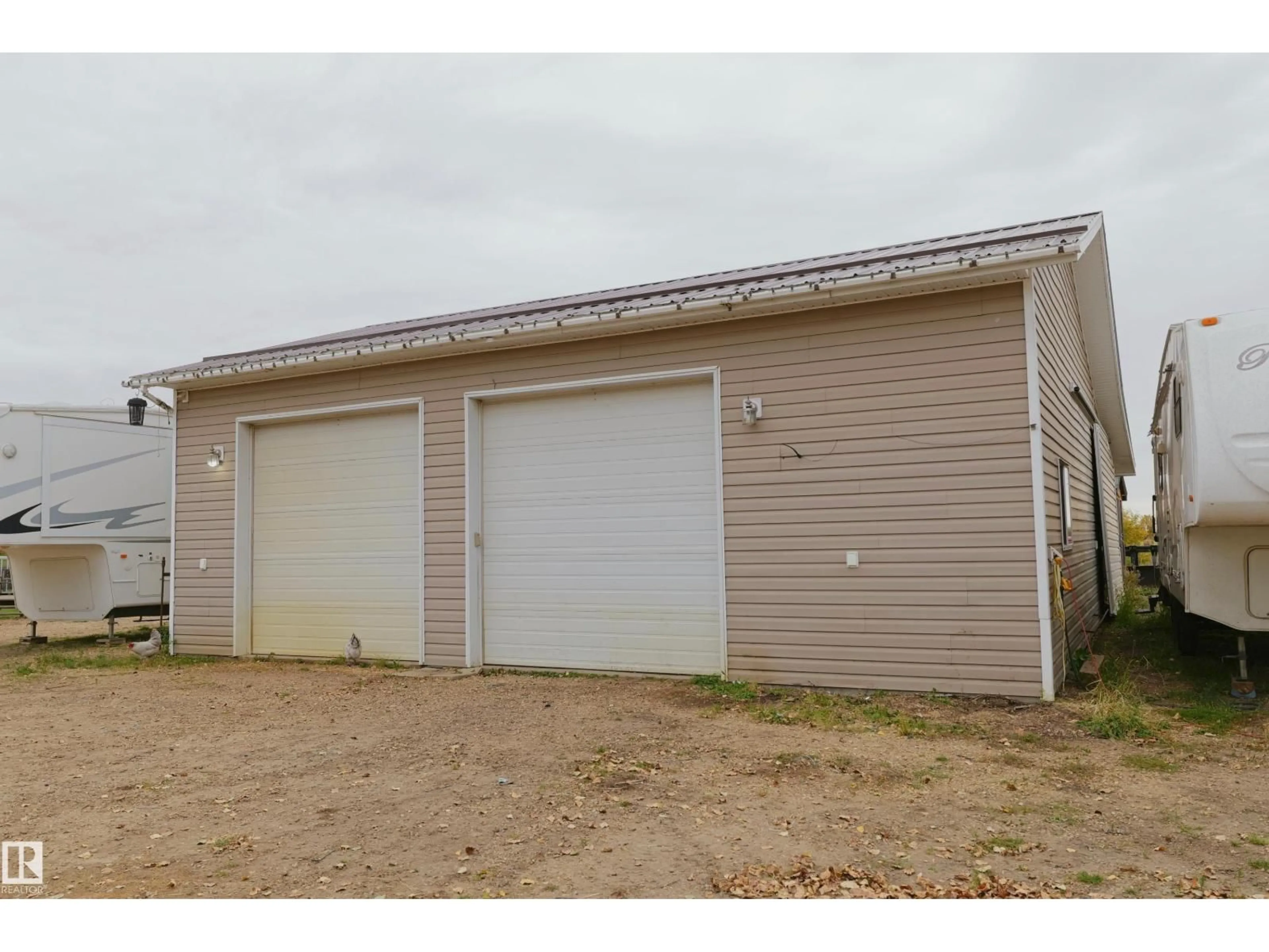 Indoor garage for 59125 RGE RD 50, Rural Barrhead County Alberta T7N1N2