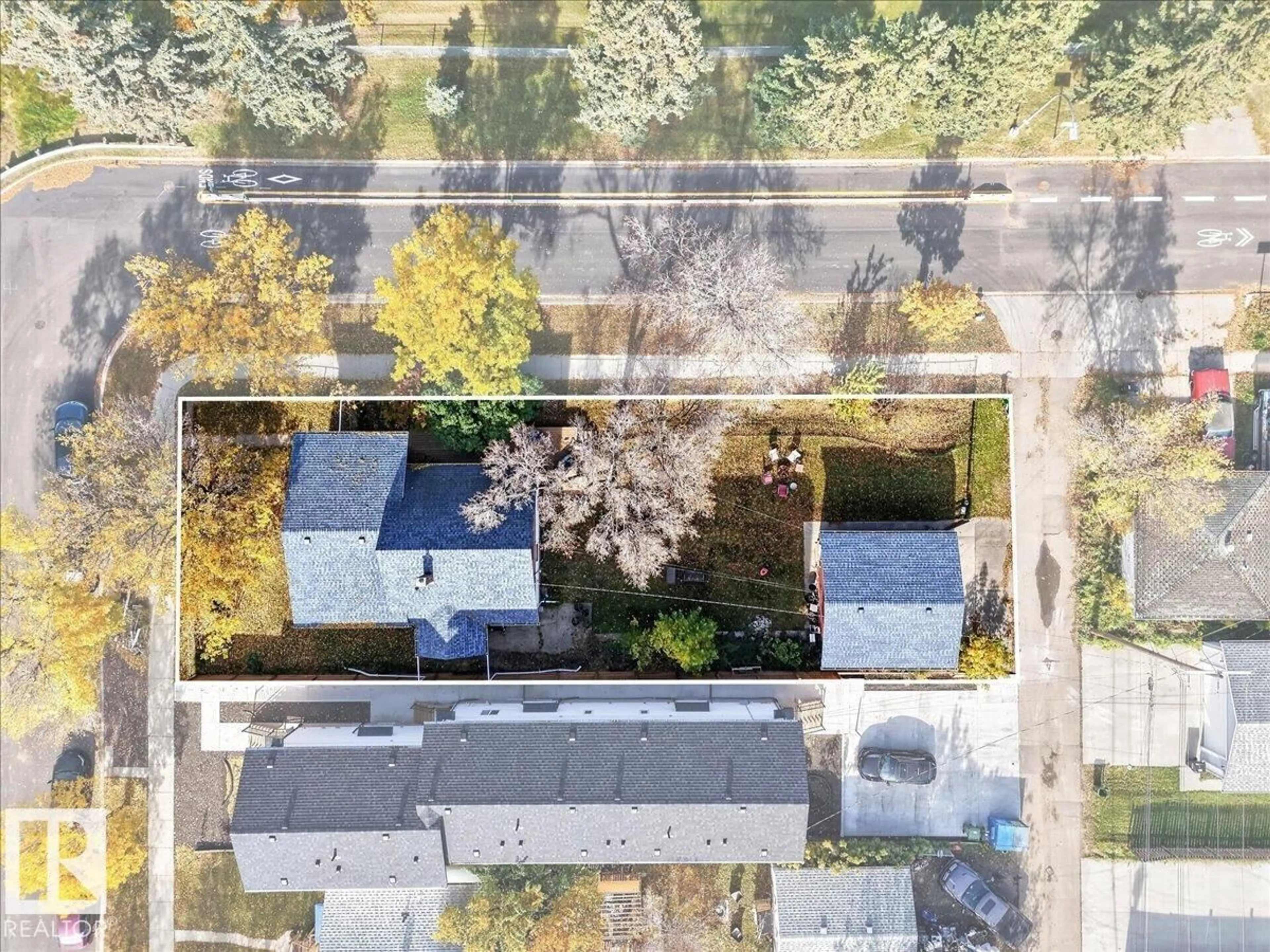 A pic from outside/outdoor area/front of a property/back of a property/a pic from drone, street for NW - 12331 107 ST, Edmonton Alberta T5G2T1