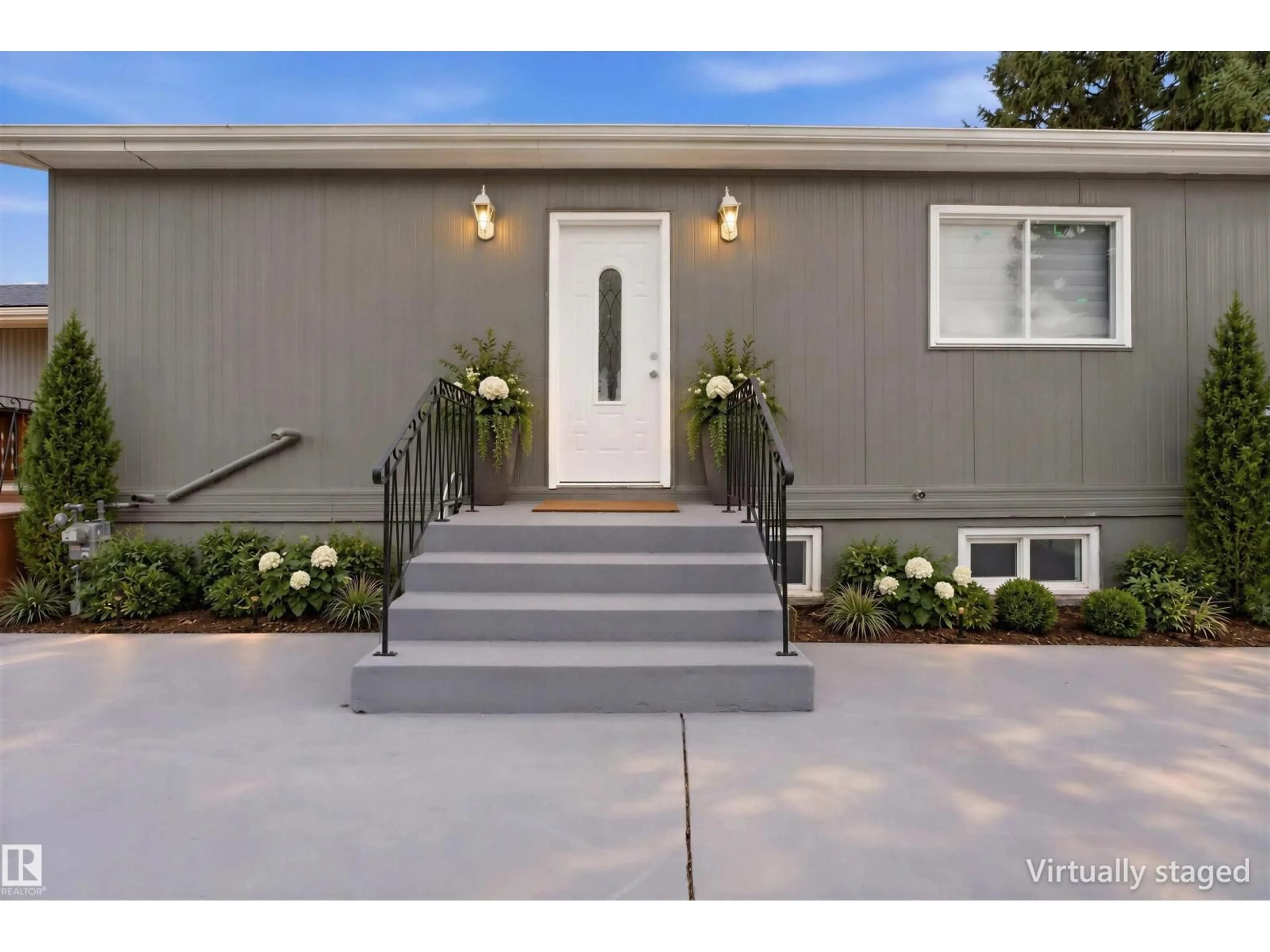 Indoor entryway for 176 LEE RIDGE RD, Edmonton Alberta T6K0M9