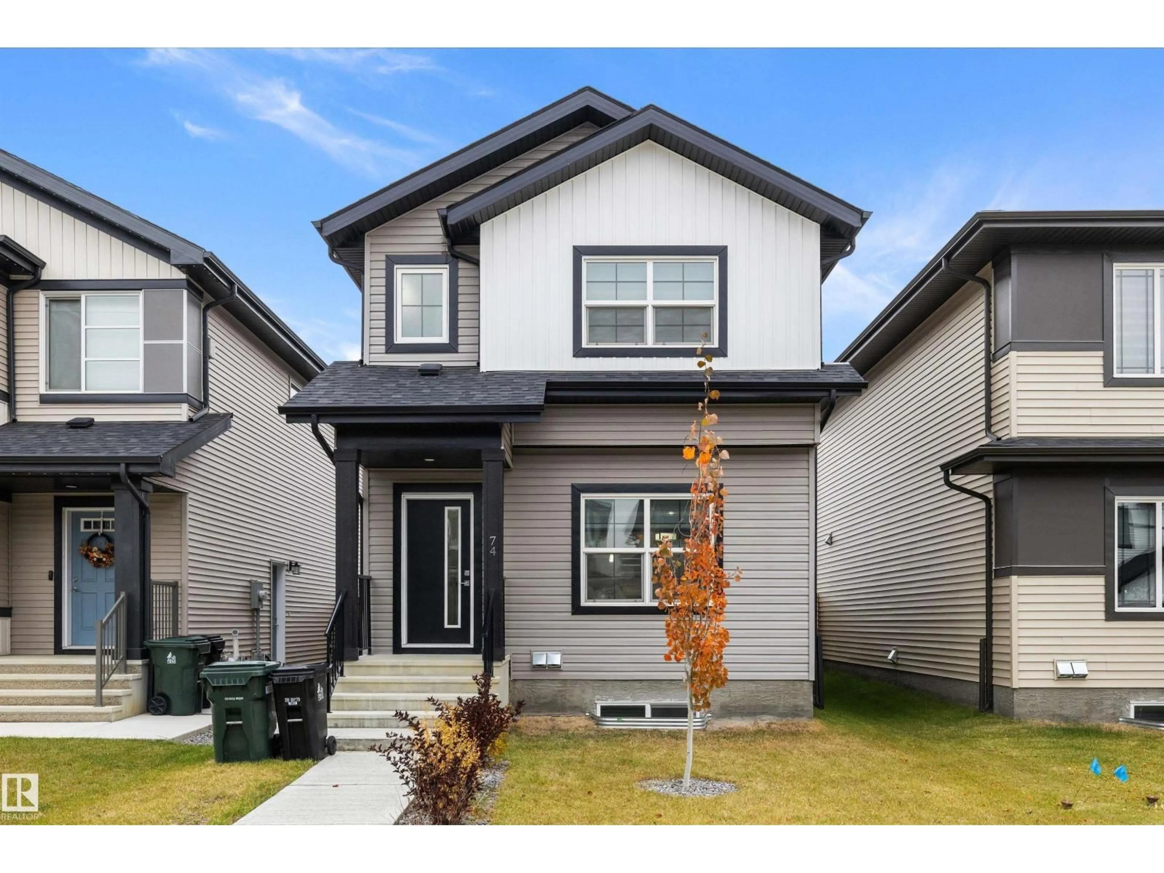 Home with vinyl exterior material, street for 74 PENN PL, Spruce Grove Alberta T7X2W7