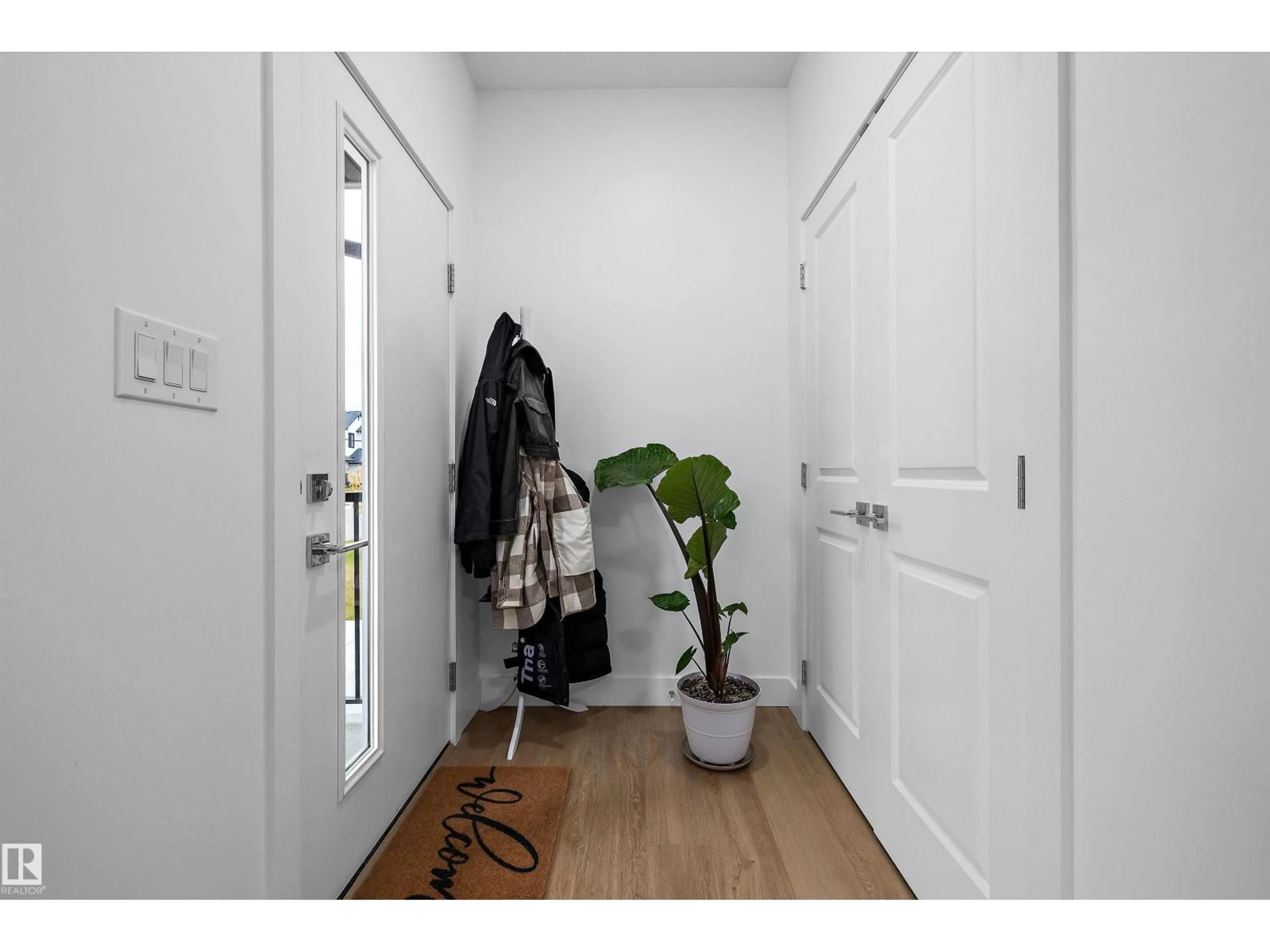 Indoor entryway for 74 PENN PL, Spruce Grove Alberta T7X2W7