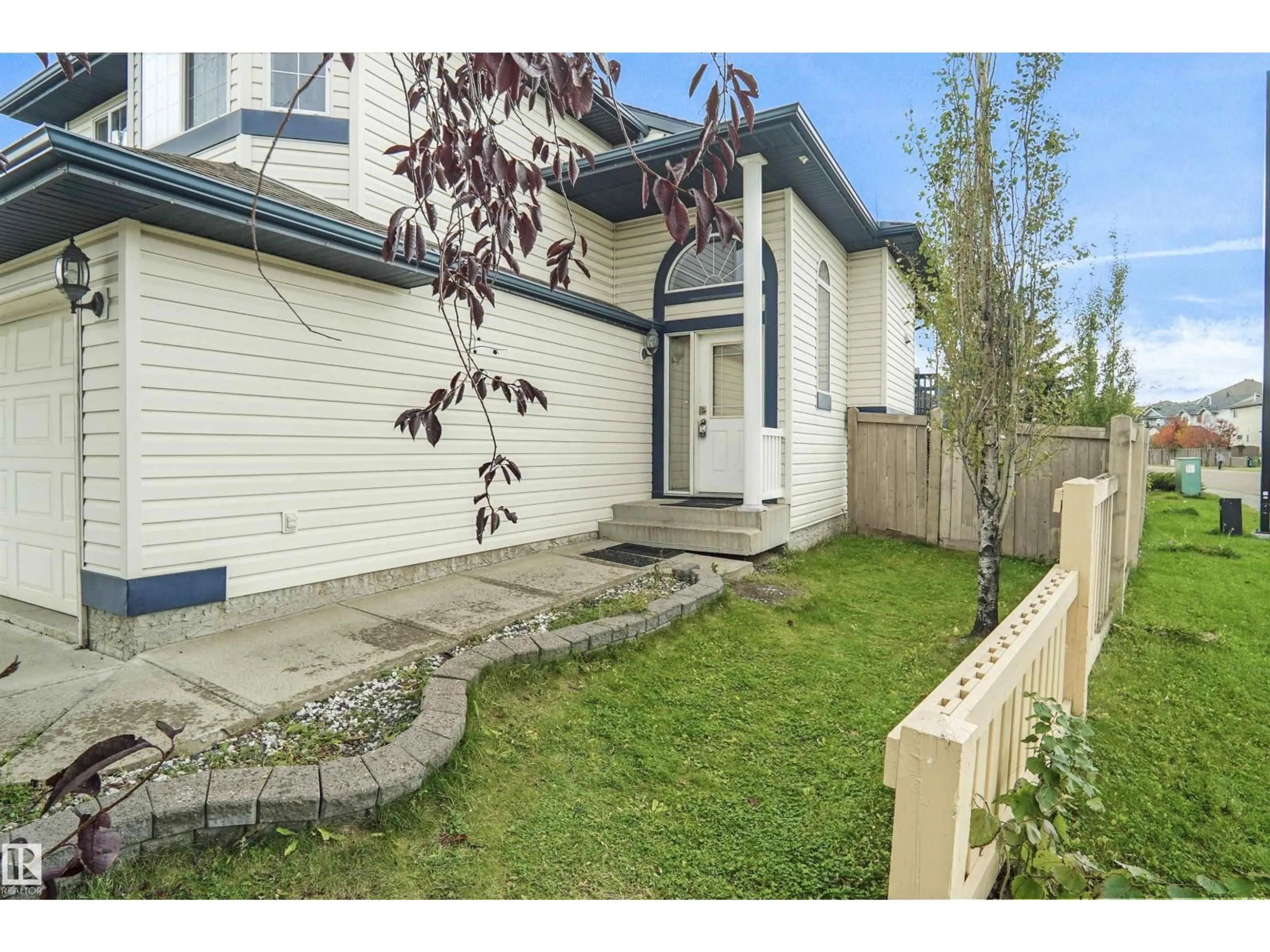 A pic from outside/outdoor area/front of a property/back of a property/a pic from drone, street for NW - 16112 92 ST, Edmonton Alberta T5Z3N1