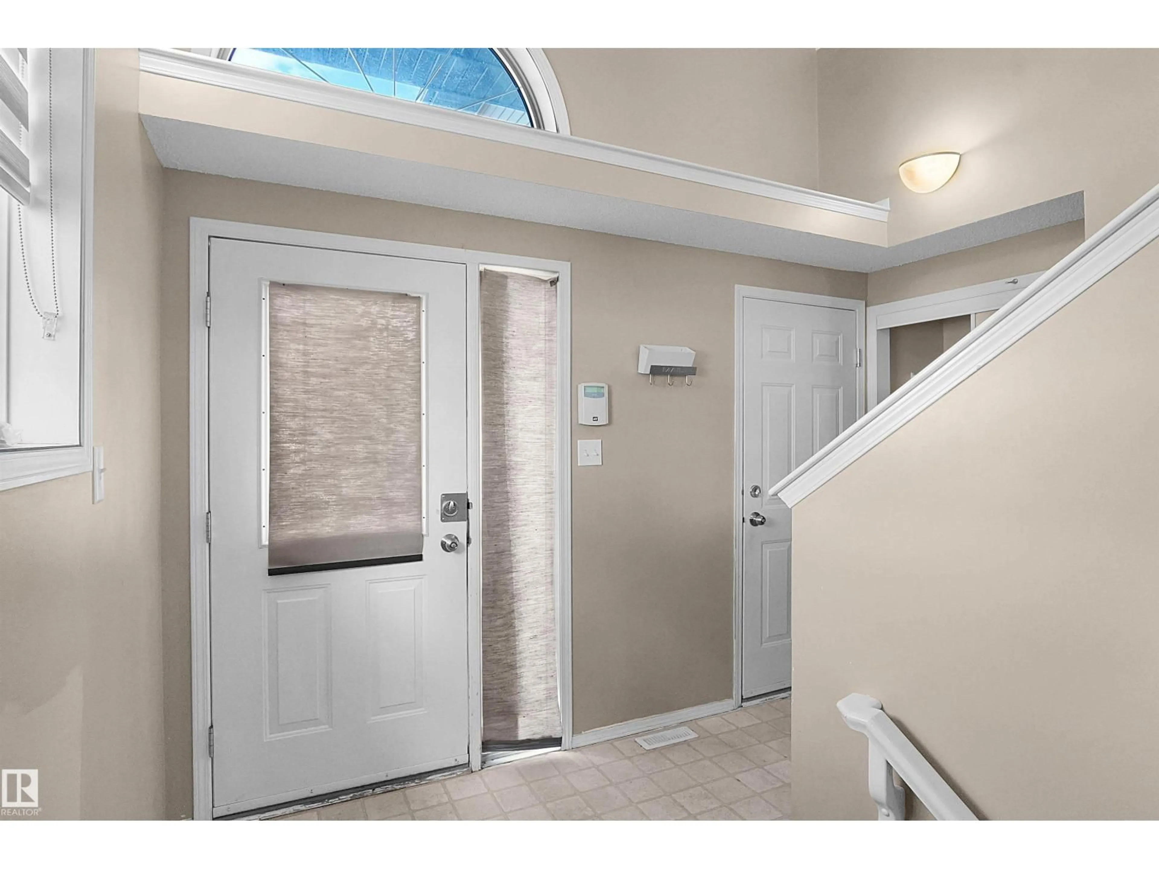 Indoor entryway for NW - 16112 92 ST, Edmonton Alberta T5Z3N1