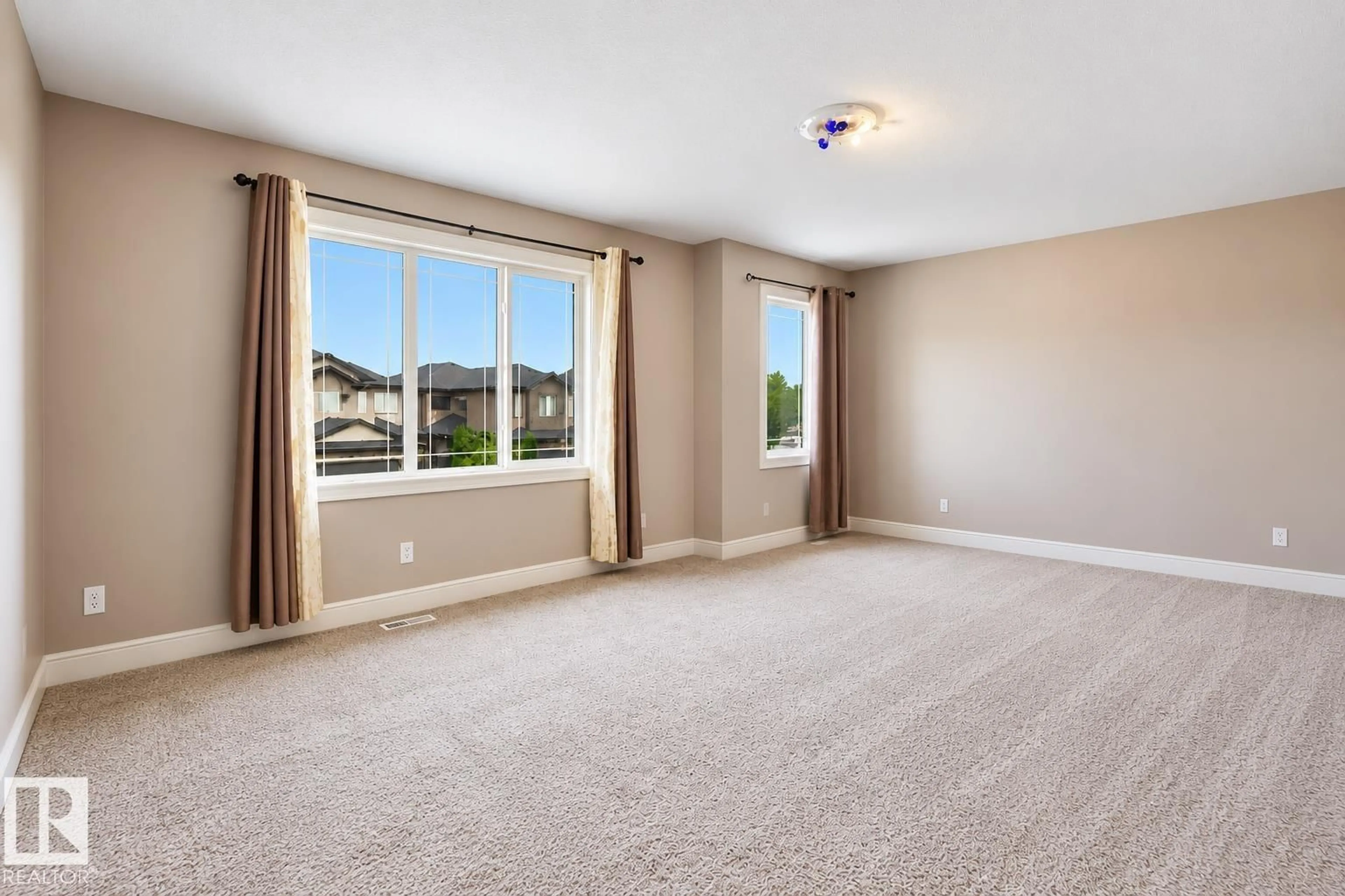 A pic of a room for 258 ALBANY DR, Edmonton Alberta T6V0L3