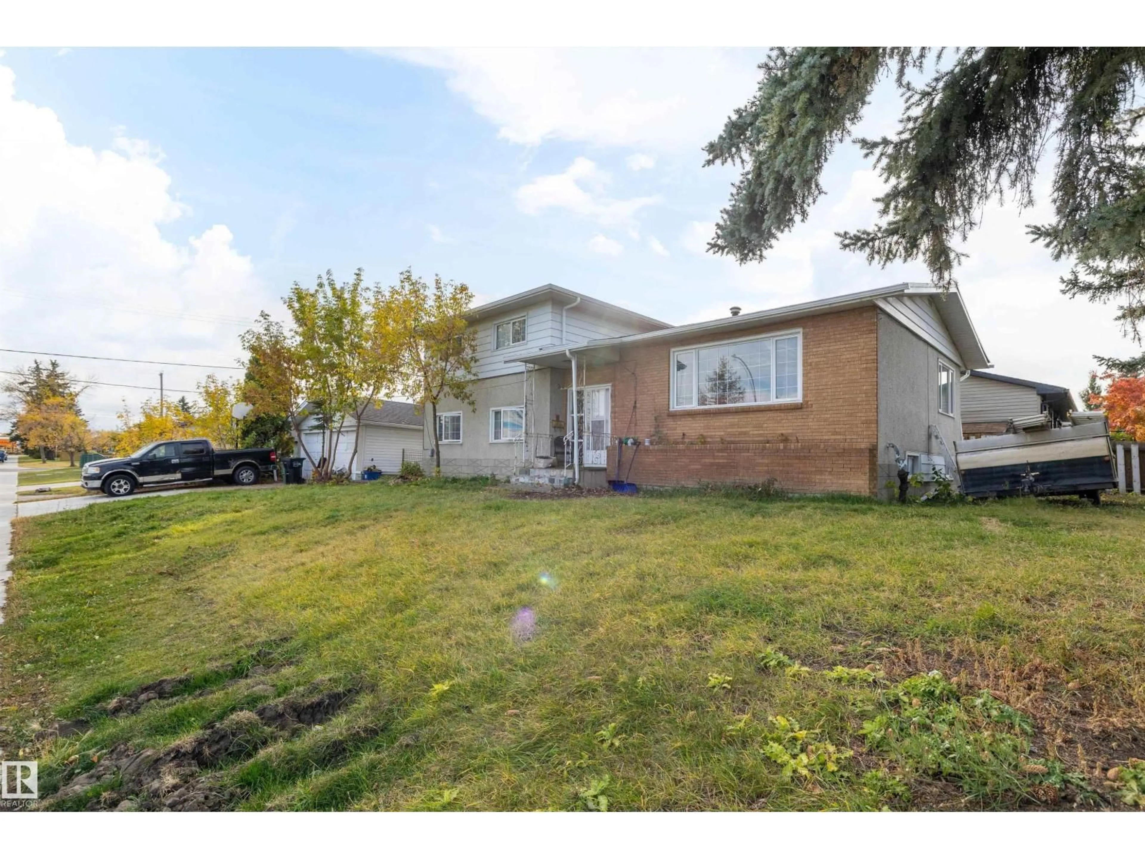 Unknown for 12808 92 ST, Edmonton Alberta T5E3R4