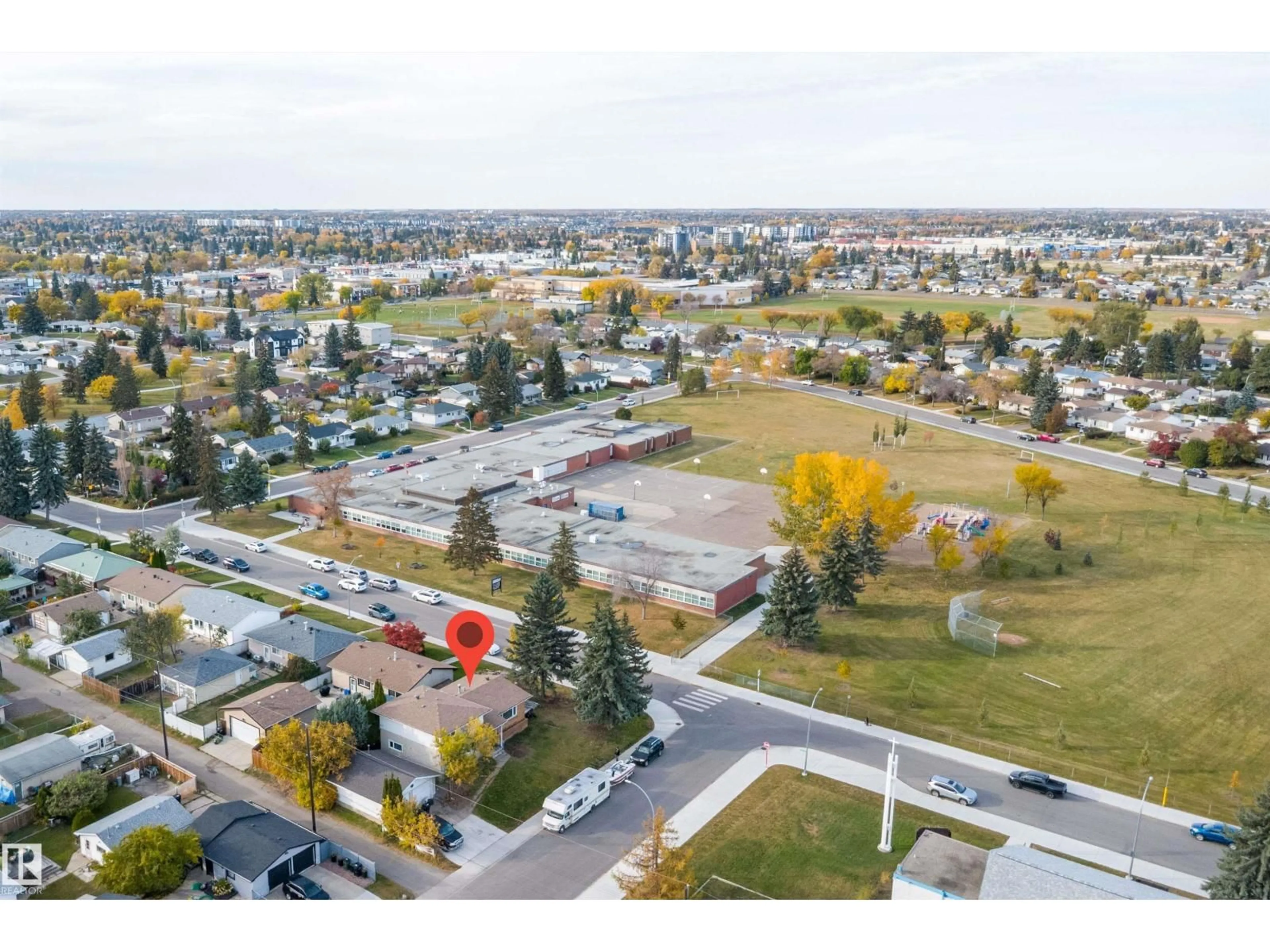 A pic from outside/outdoor area/front of a property/back of a property/a pic from drone, street for 12808 92 ST, Edmonton Alberta T5E3R4