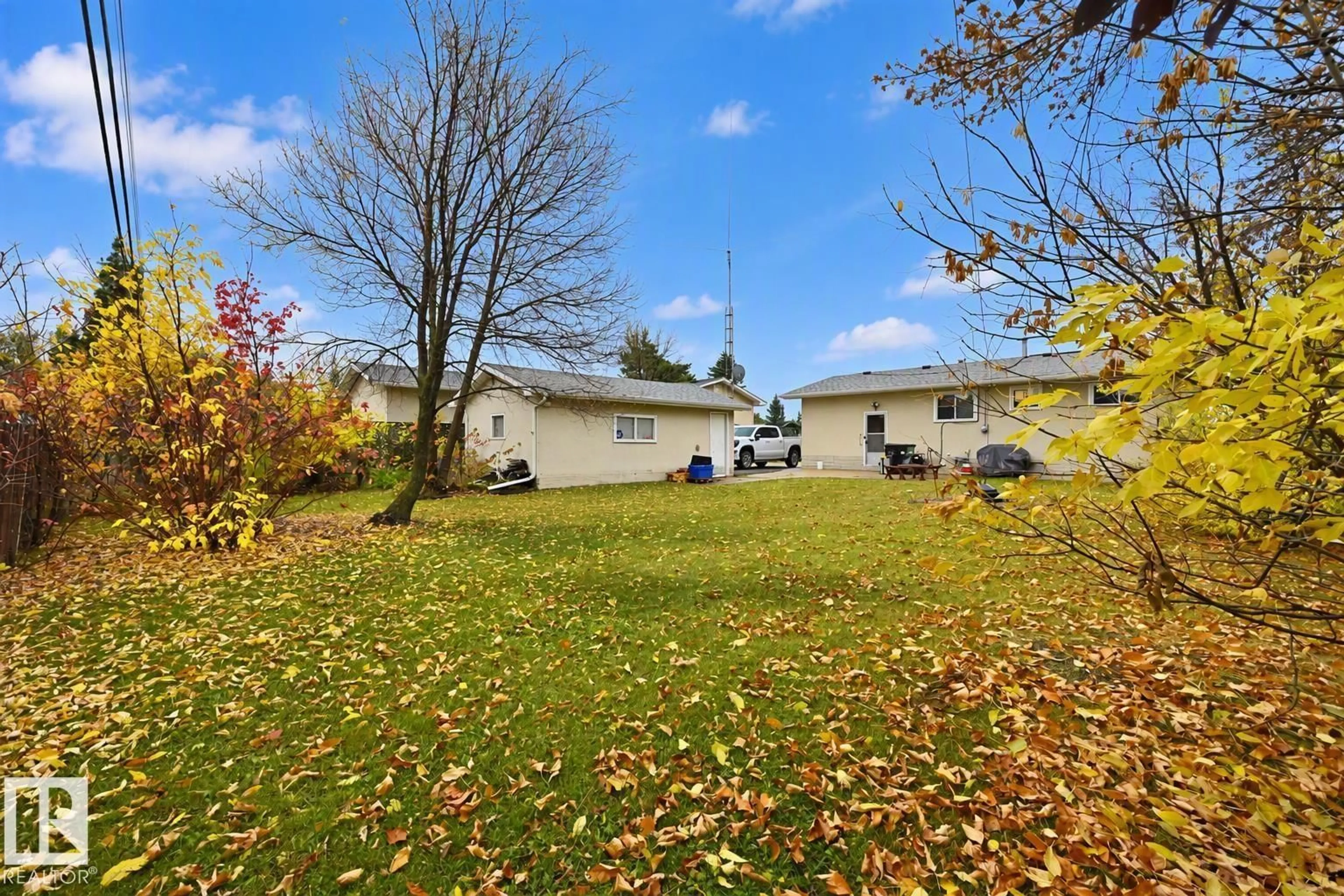 A pic from outside/outdoor area/front of a property/back of a property/a pic from drone, unknown for 5014 54 AV, Leduc Alberta T9E5L5