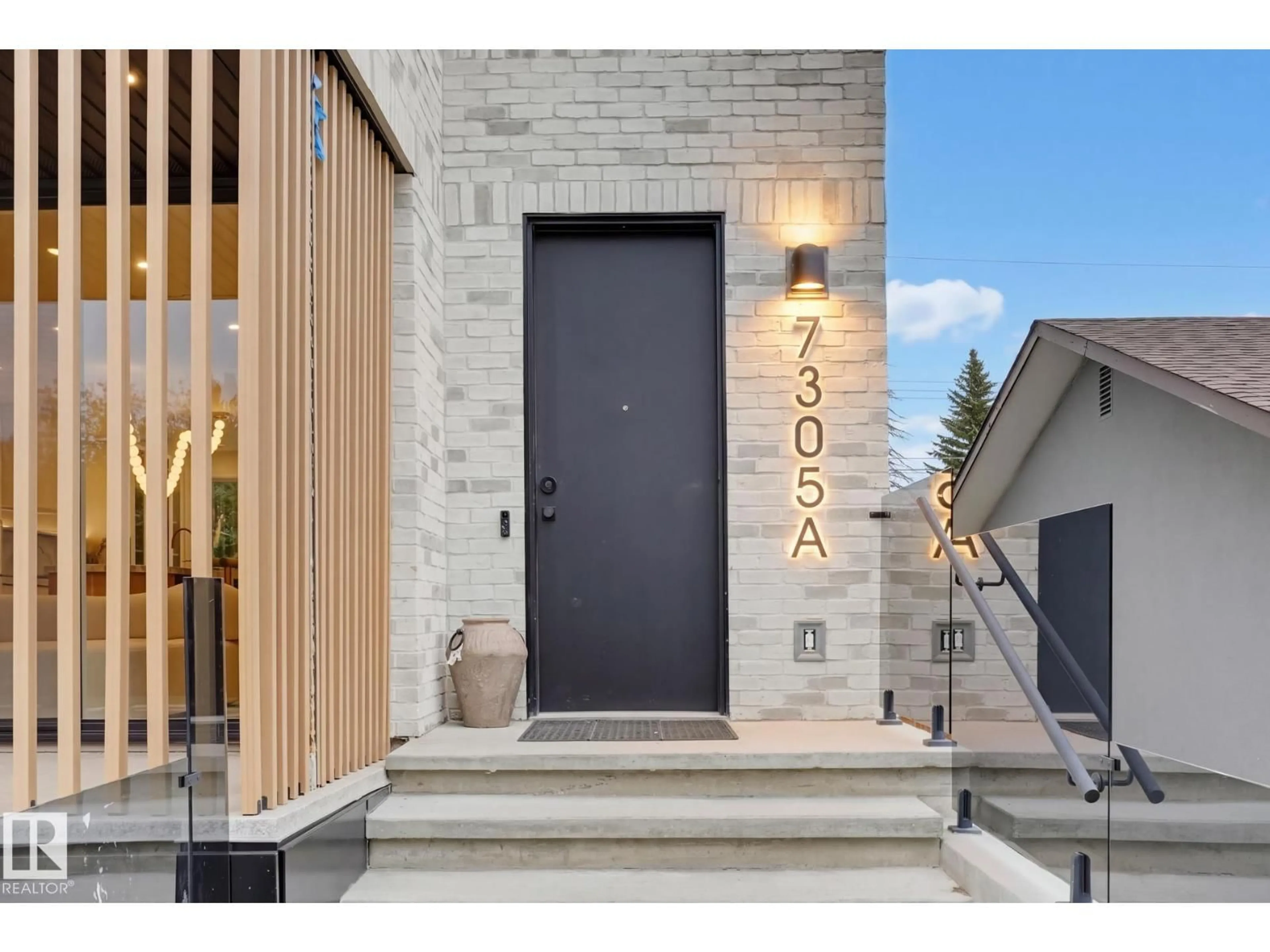 Indoor entryway for A - 7305 155 ST, Edmonton Alberta T5R1V4