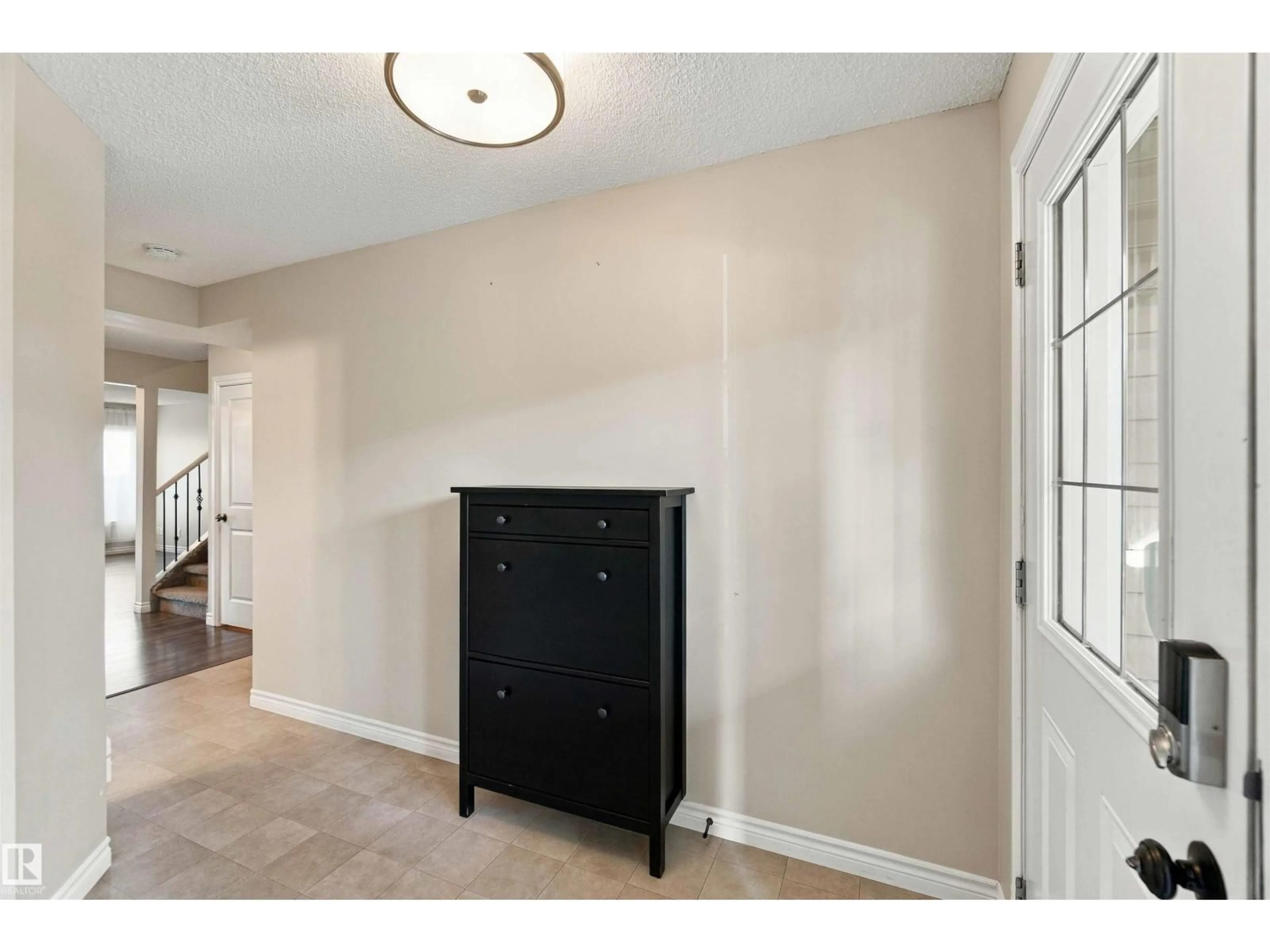 Indoor entryway for 3 PETER ST, Spruce Grove Alberta T7X0R4