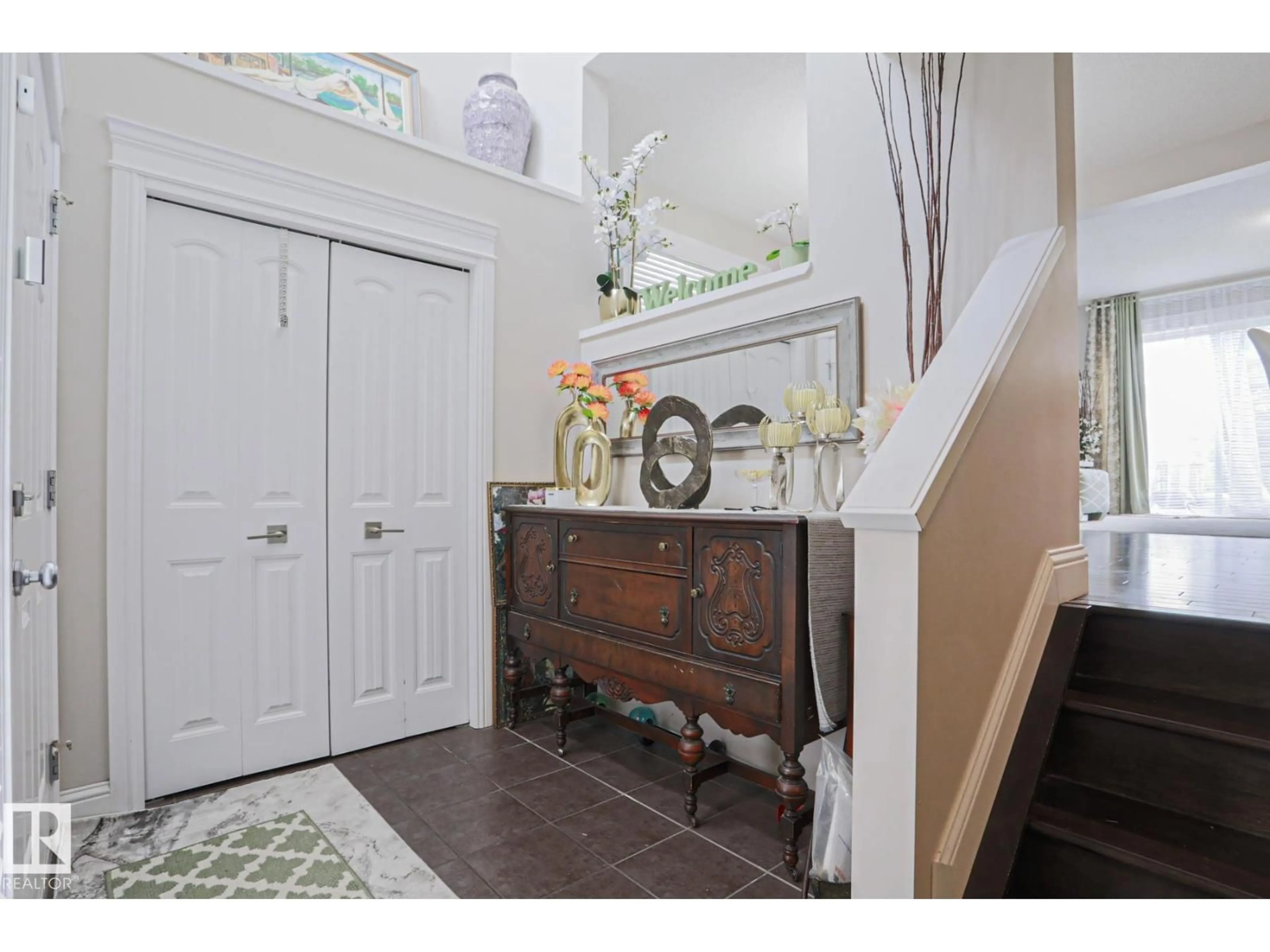 Indoor entryway for SW - 1621 64 ST, Edmonton Alberta T6X0N2