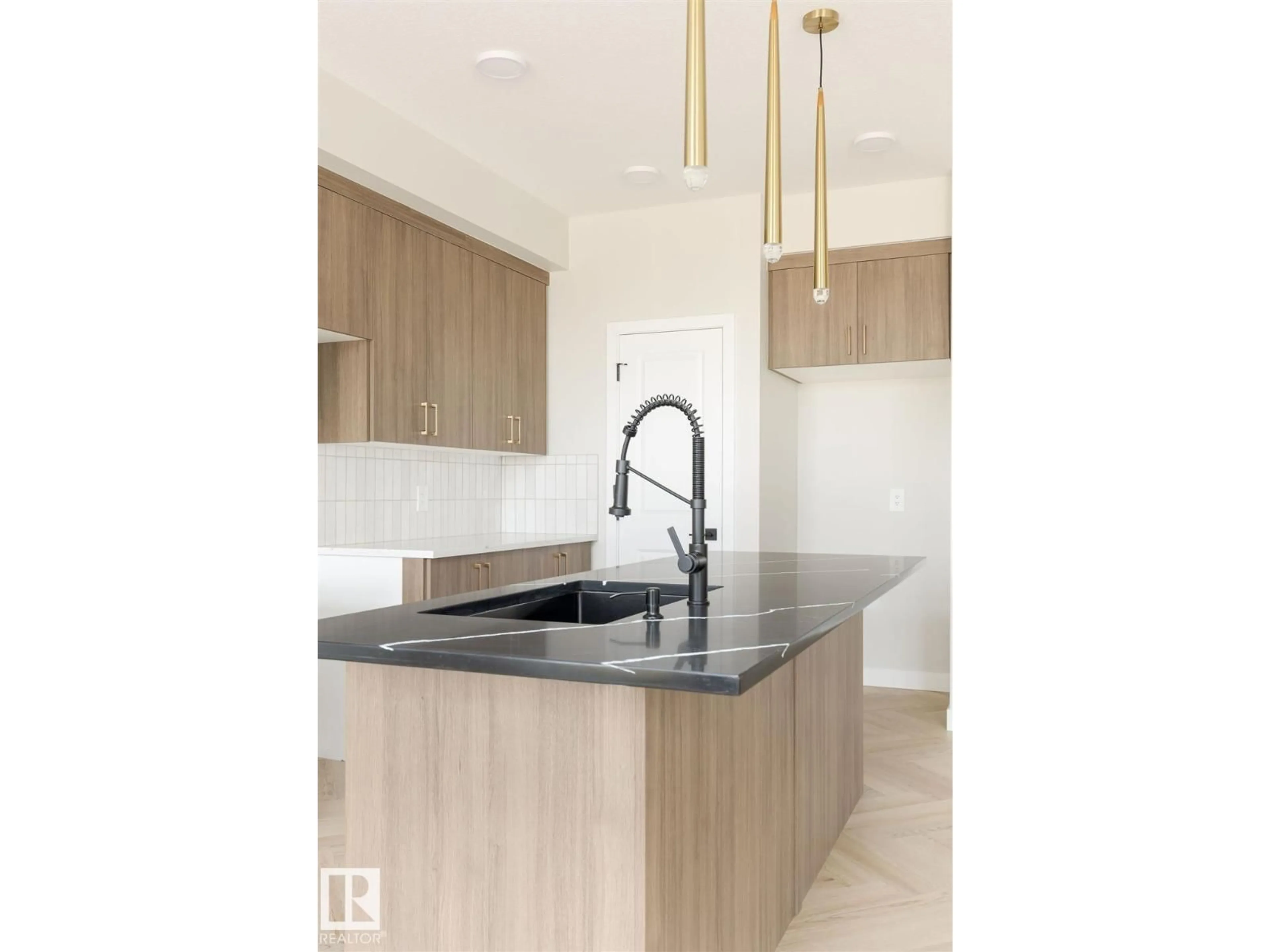 Contemporary kitchen, unknown for 45 CHARTRES CL, St. Albert Alberta T8T2E1