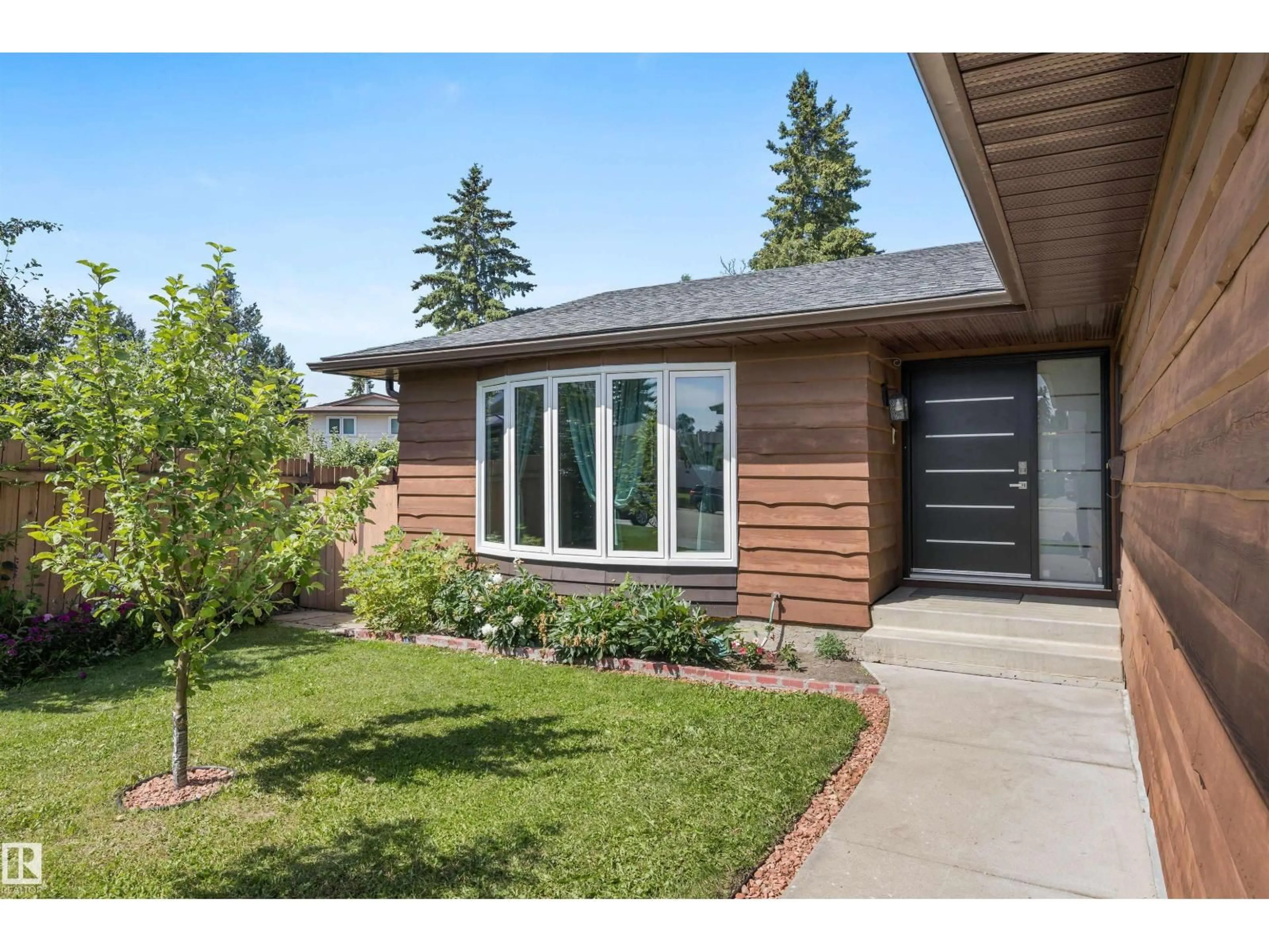 Unknown for NW - 318 GRAND MEADOW CR, Edmonton Alberta T6L1X2