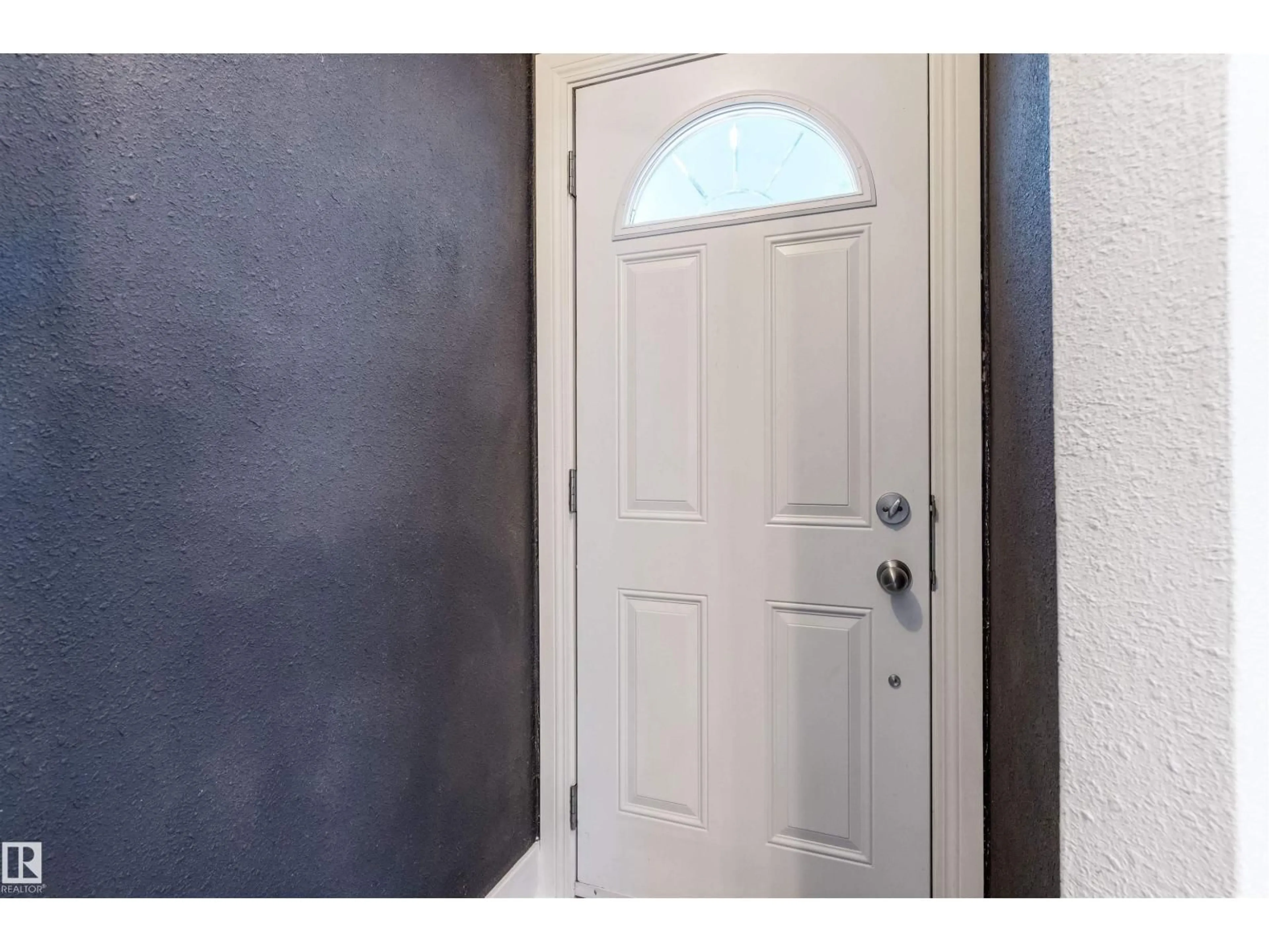Unknown for 11414 84 ST, Edmonton Alberta T5B3B4