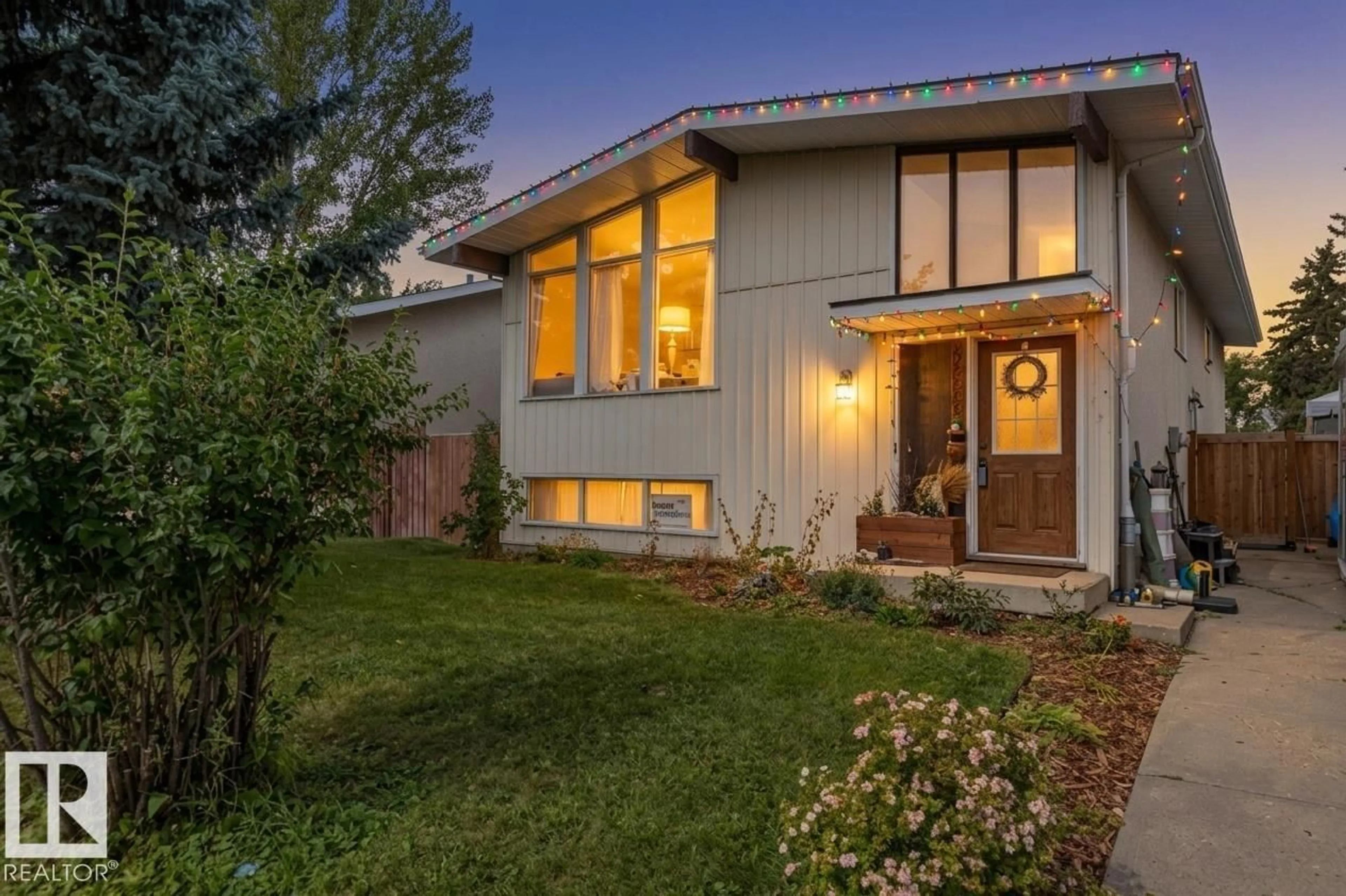 Unknown for 8808 43 AV, Edmonton Alberta T6K1A7