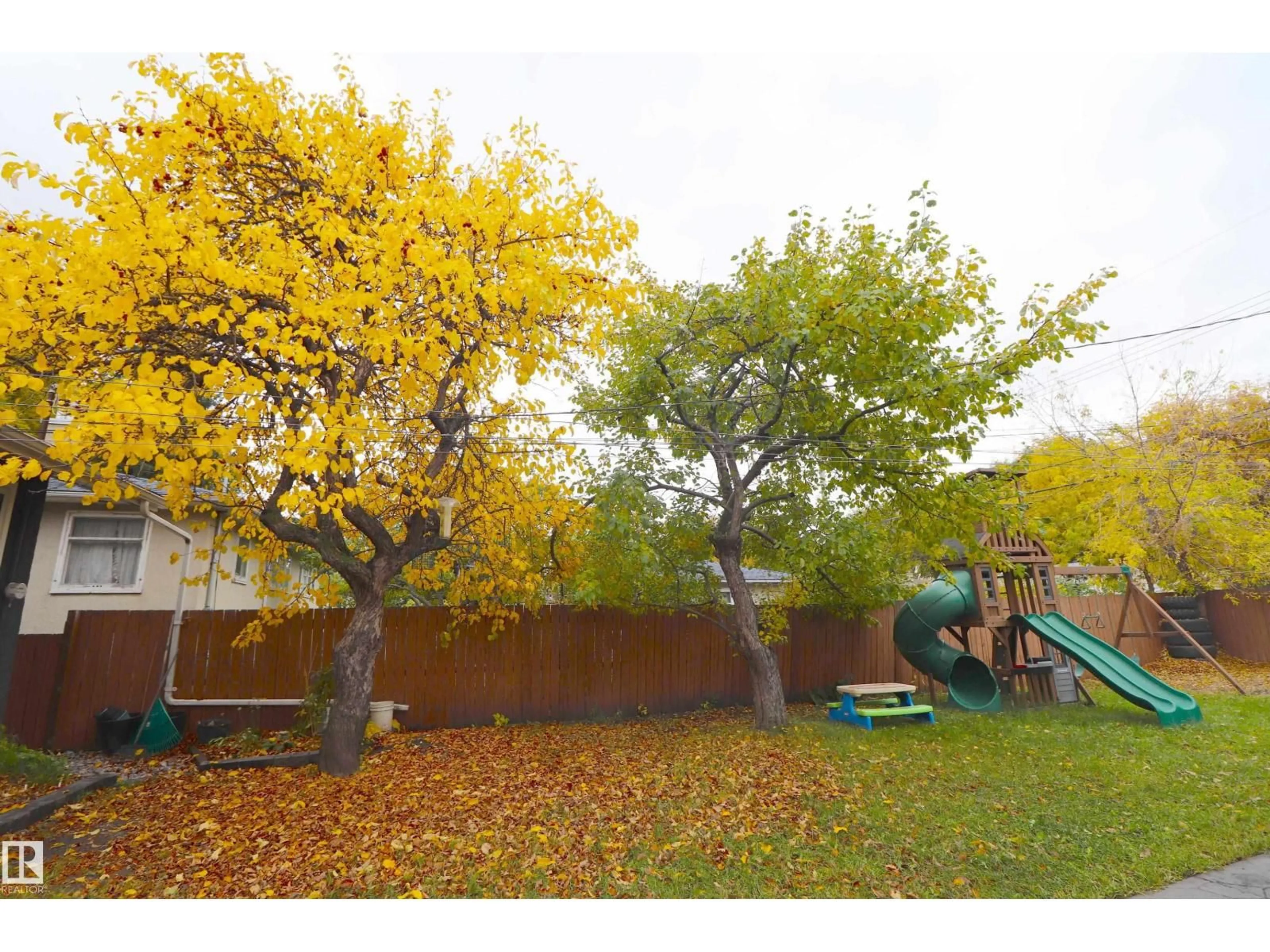 Unknown for NW - 11926 55 ST, Edmonton Alberta T5W3R1