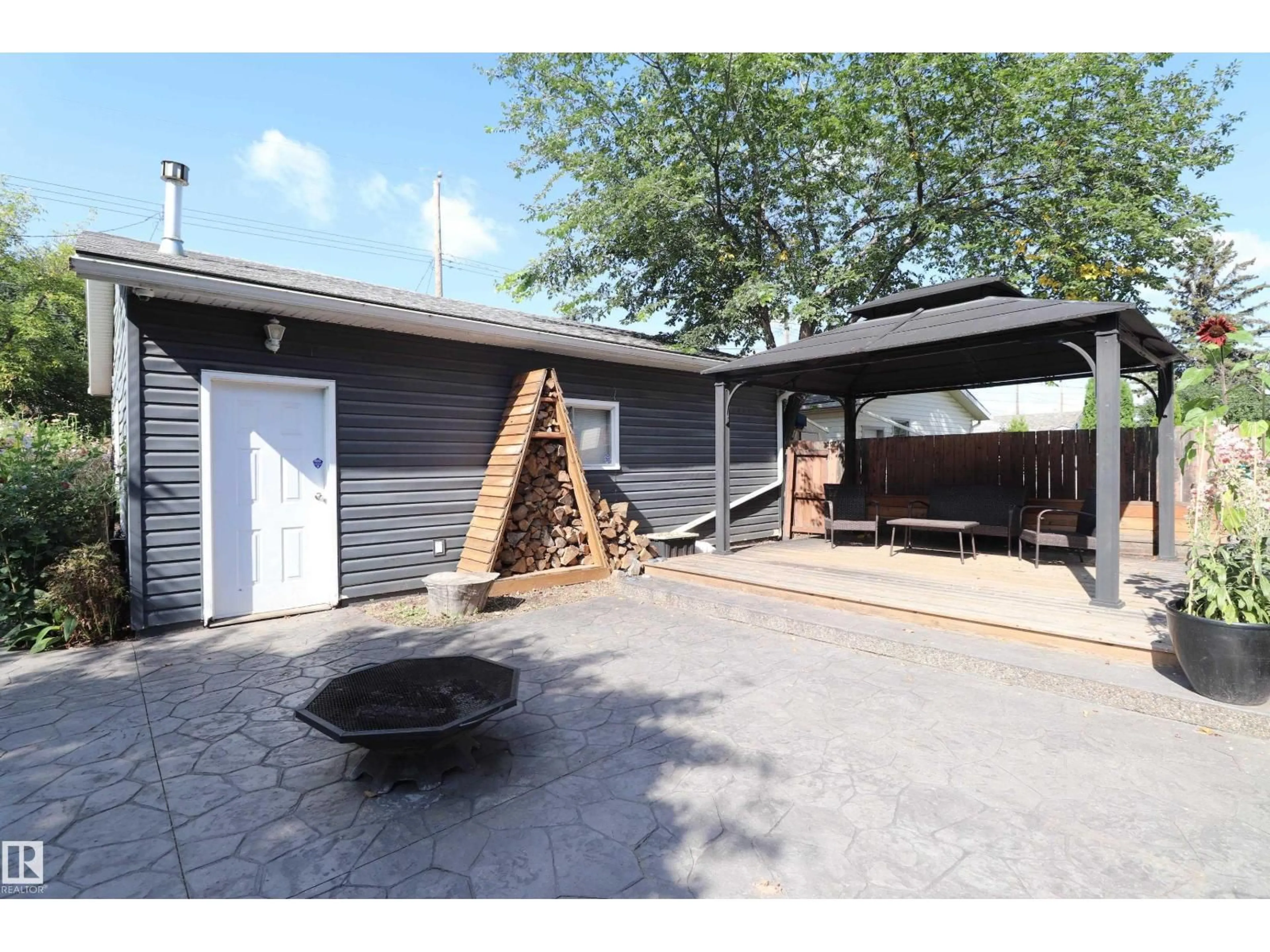 Unknown for NW - 11926 55 ST, Edmonton Alberta T5W3R1
