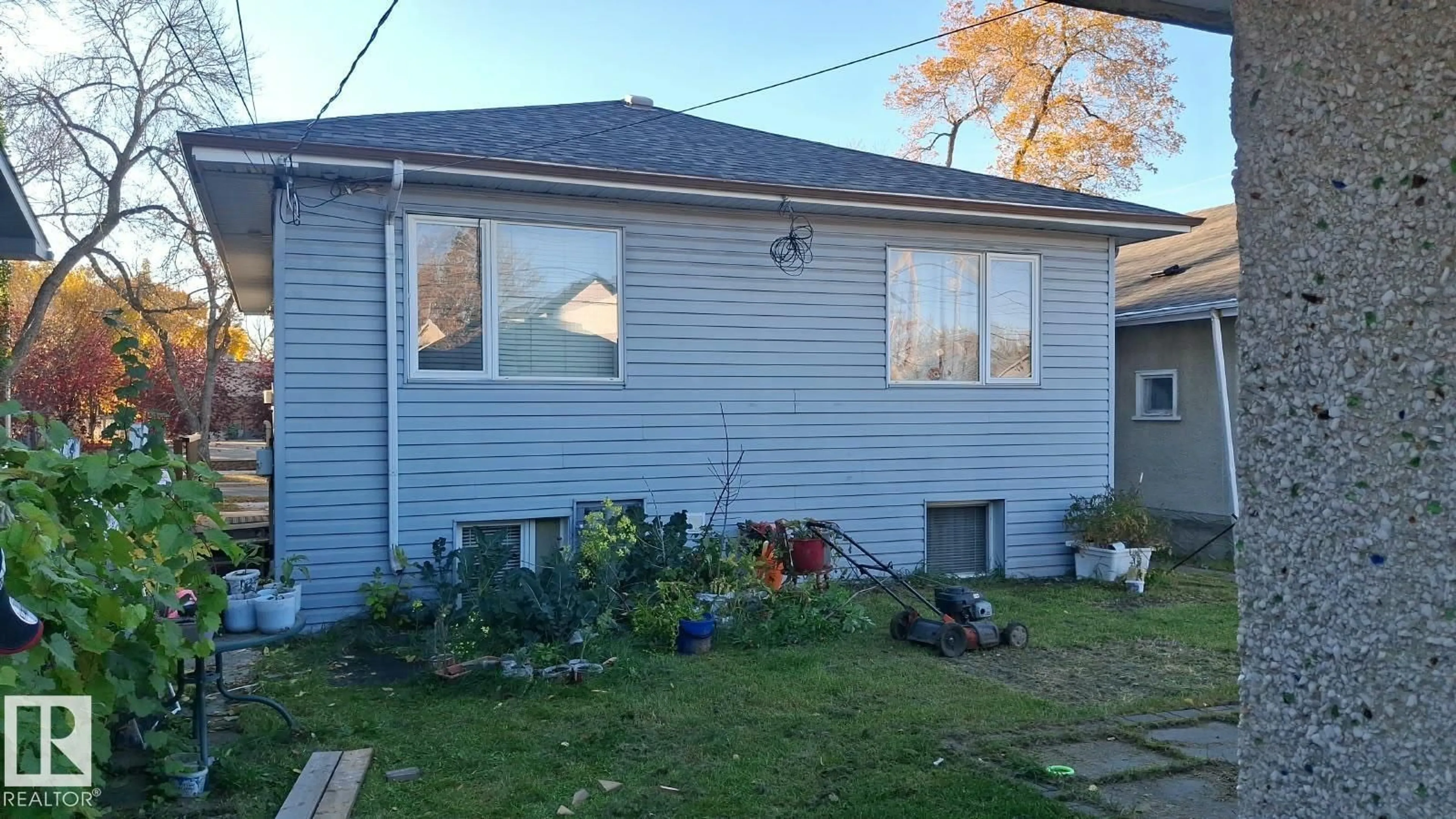 Unknown for NW - 11727 92 ST, Edmonton Alberta T5G1A2