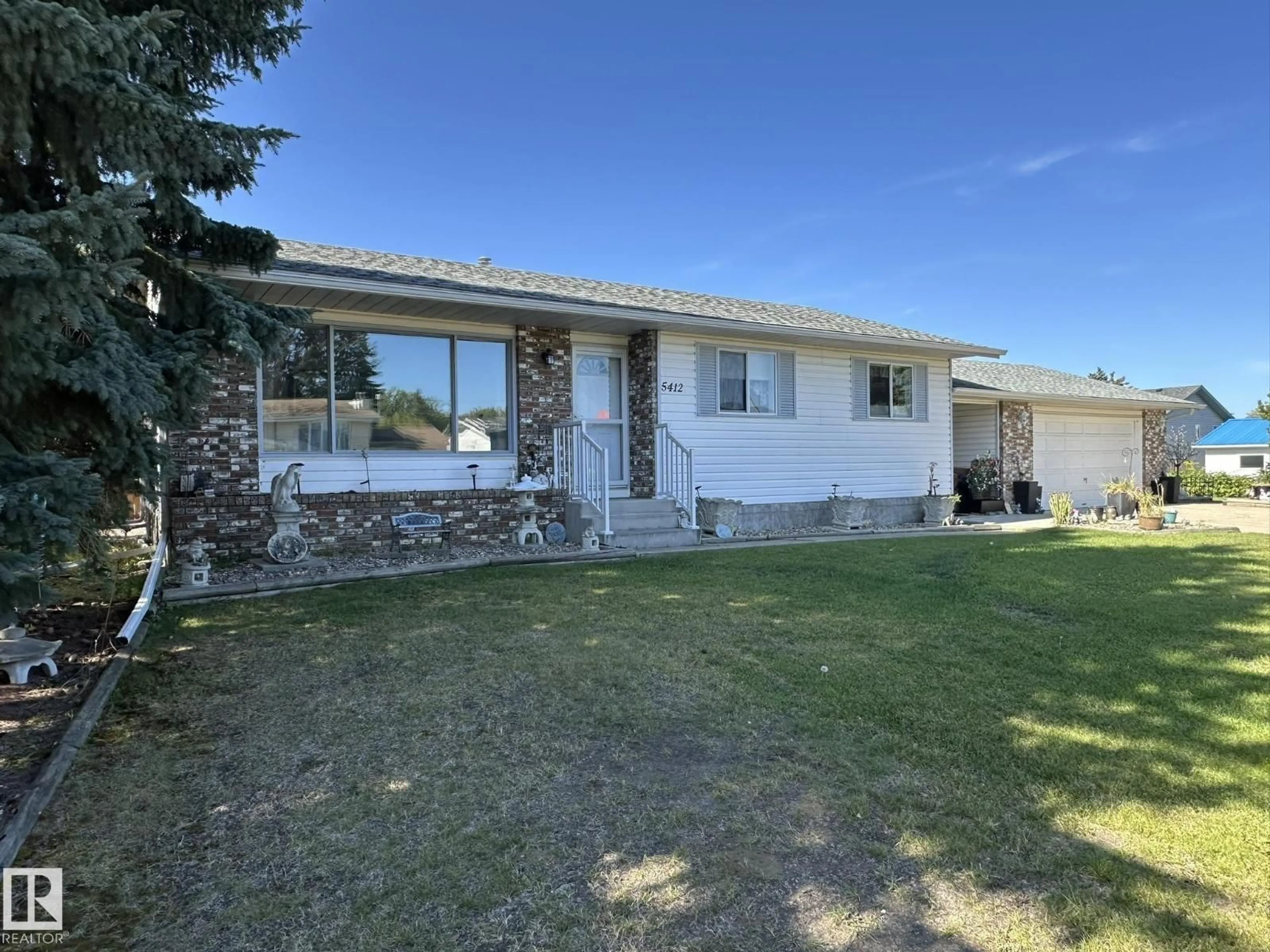 A pic from outside/outdoor area/front of a property/back of a property/a pic from drone, street for 5412 43 ST, Smoky Lake Town Alberta T0A3C0
