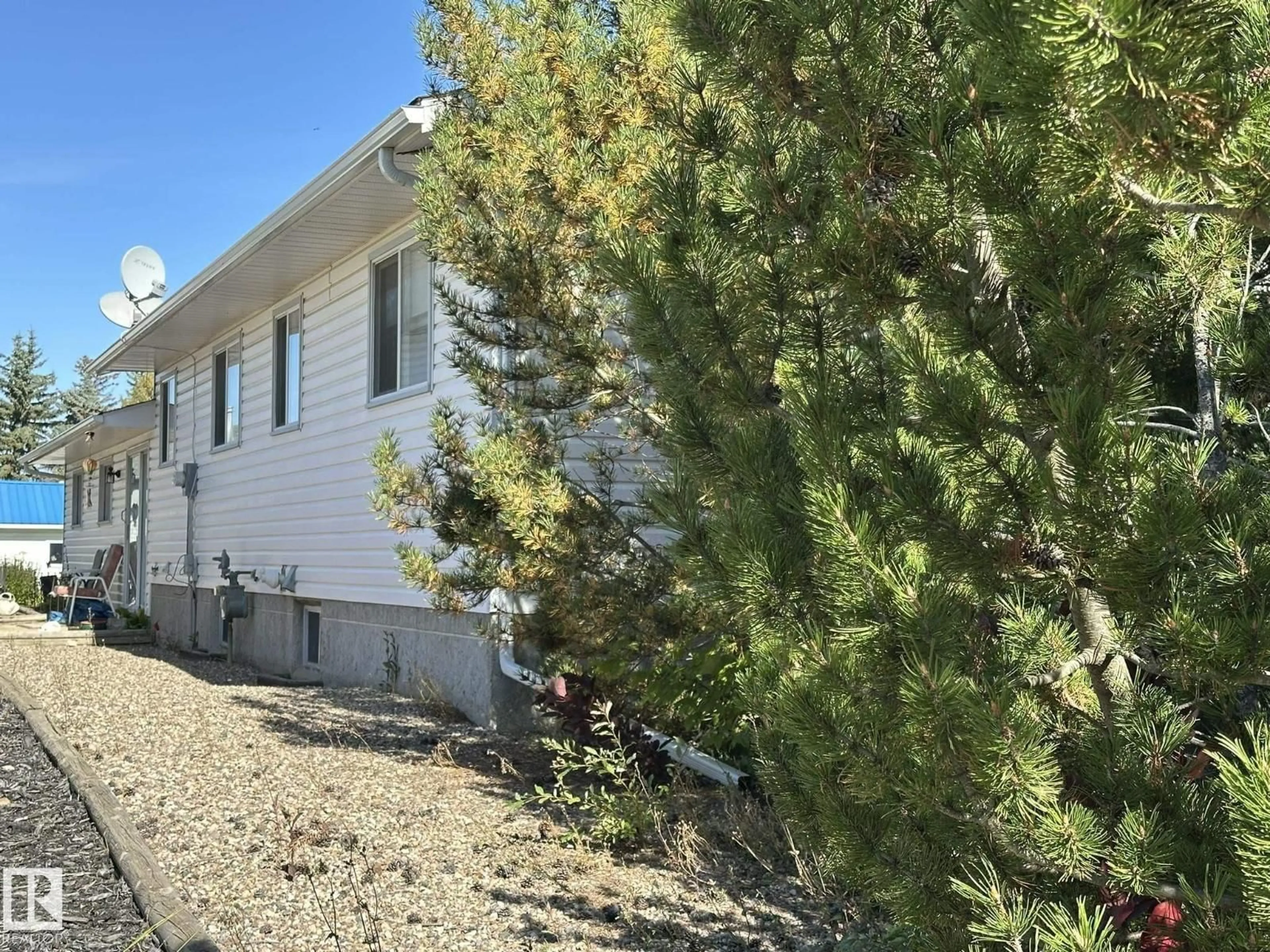 Home with vinyl exterior material, unknown for 5412 43 ST, Smoky Lake Town Alberta T0A3C0