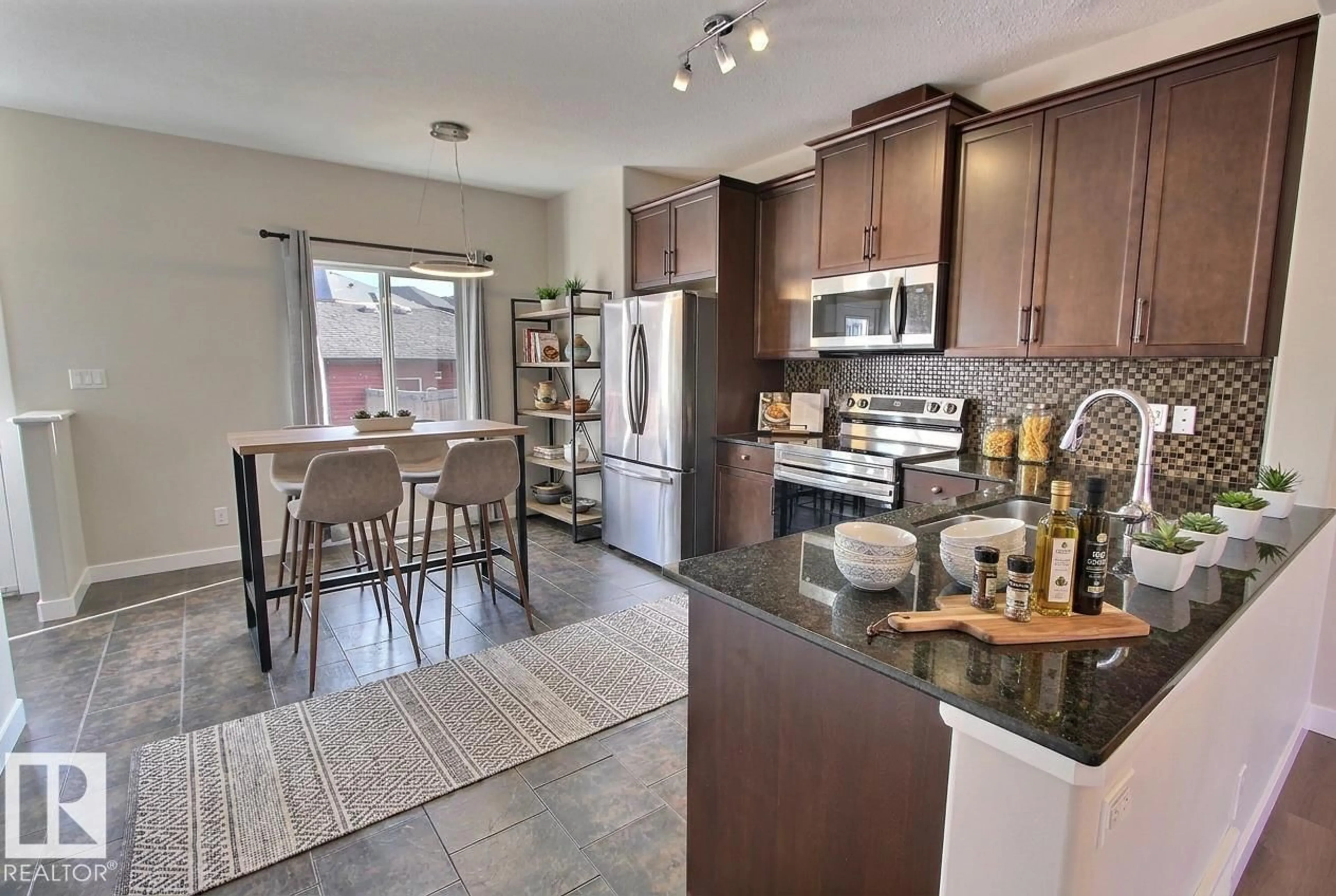 Open concept kitchen, ceramic/tile floor for 356 PIONEER RD, Spruce Grove Alberta T7X0T1