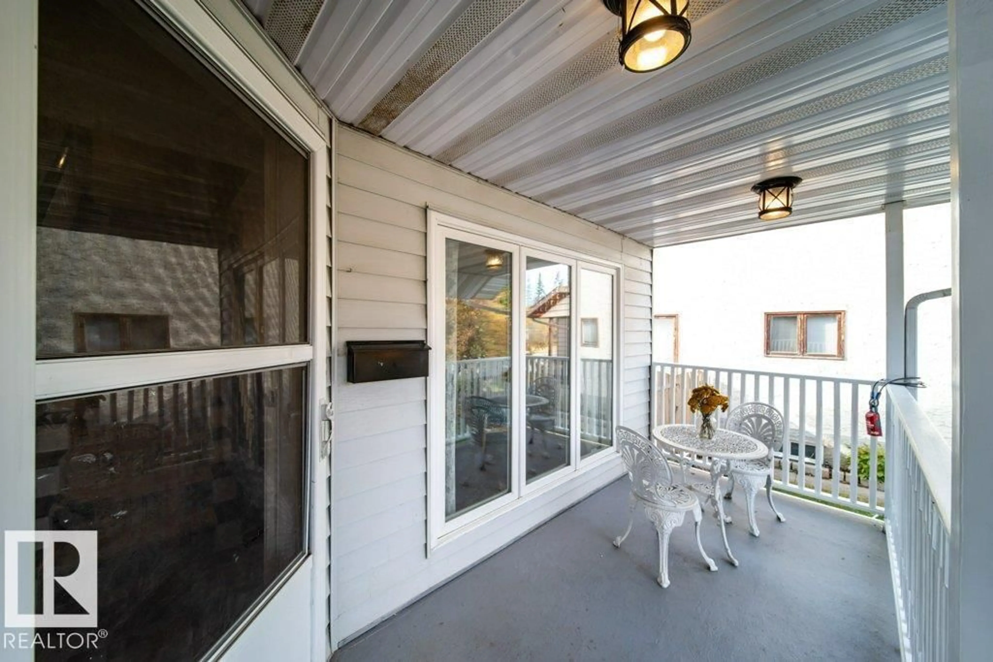 Patio, street for 3815 36 AV, Edmonton Alberta T6L5R8