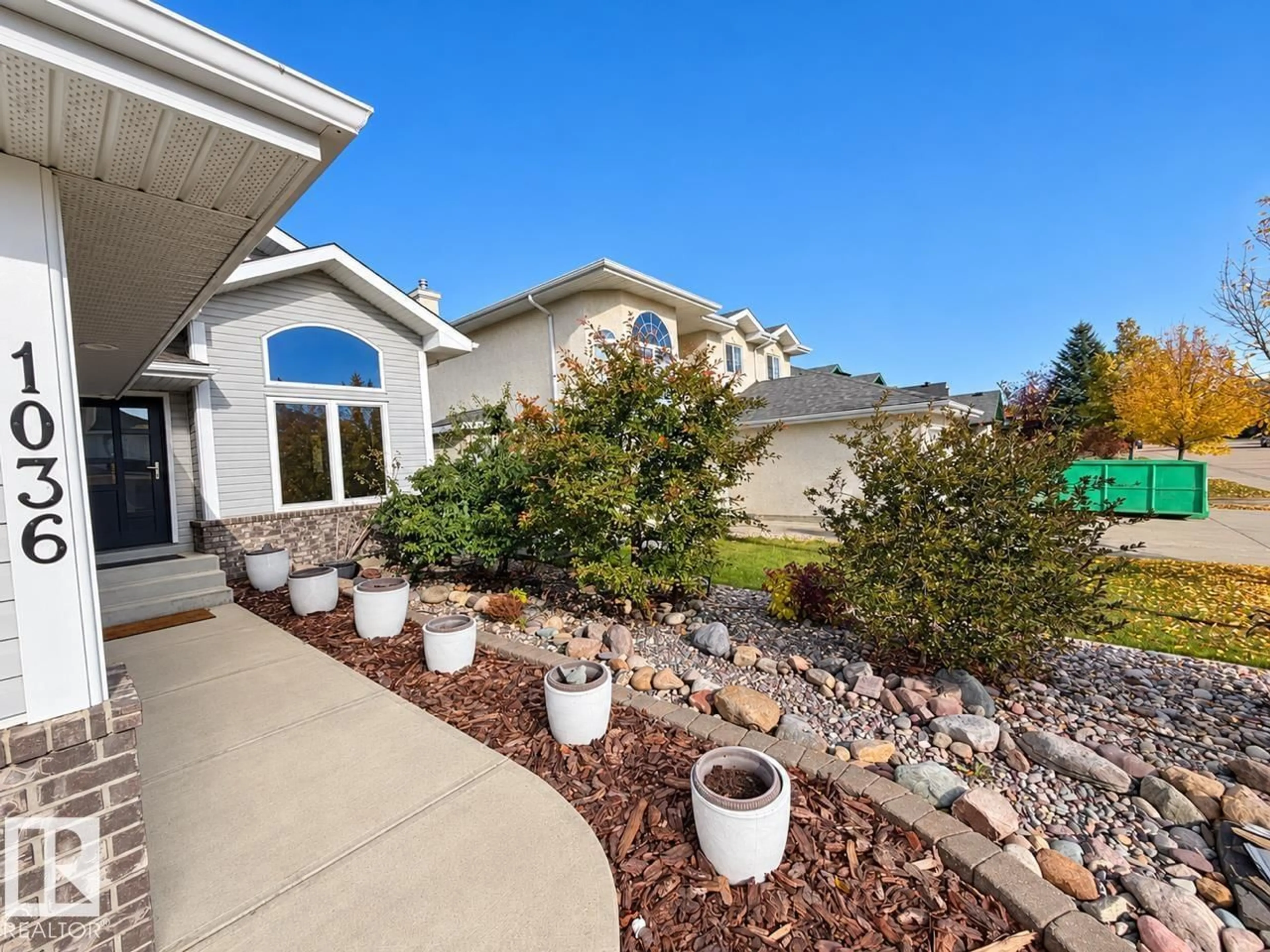 Home with vinyl exterior material, unknown for 1036 HOLGATE PL, Edmonton Alberta T6R2T7
