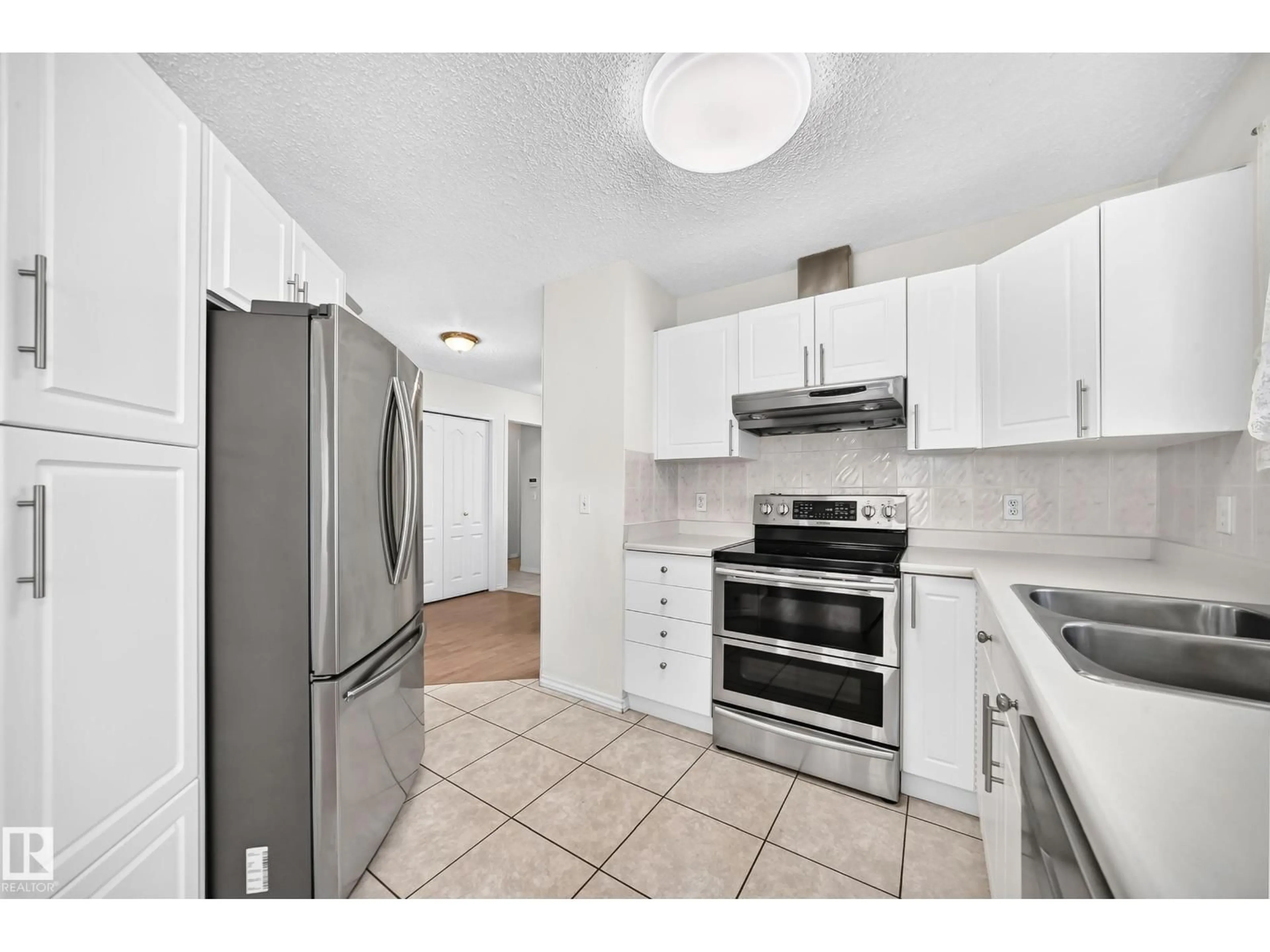 Standard kitchen, unknown for 35 - 14428 MILLER BV, Edmonton Alberta T5Y2Y6