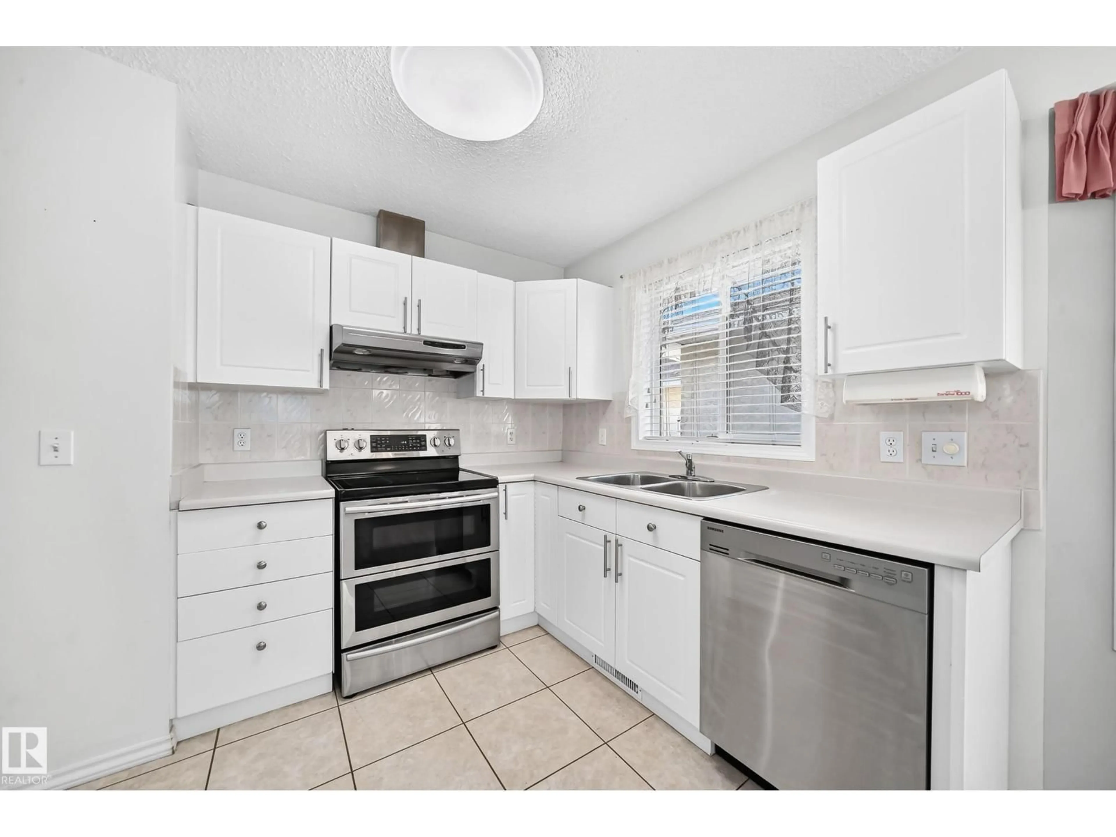 Standard kitchen, ceramic/tile floor for 35 - 14428 MILLER BV, Edmonton Alberta T5Y2Y6