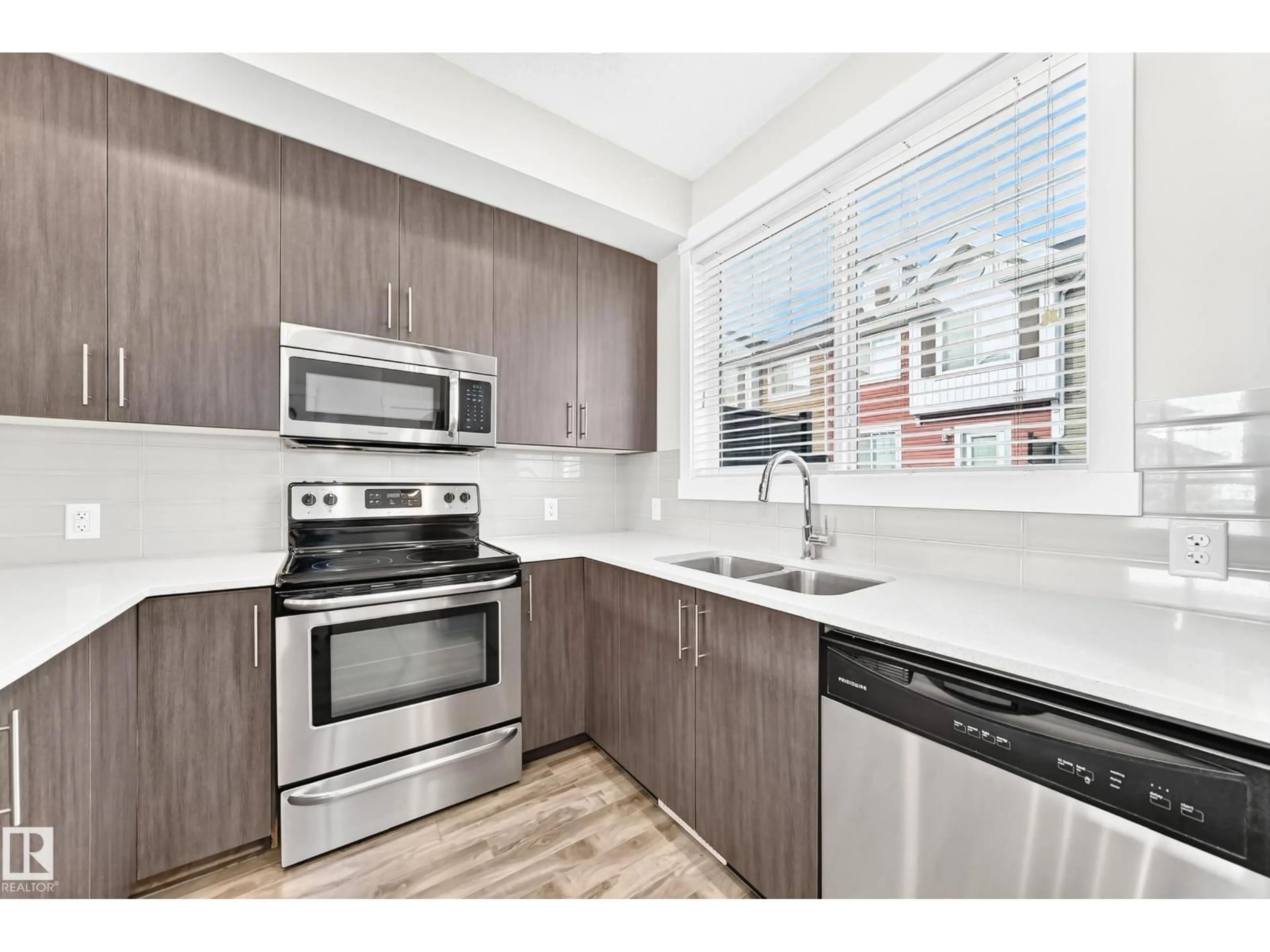 Standard kitchen, unknown for 903 - 56 CRYSTALLINA NERA WY, Edmonton Alberta T5Z0N6