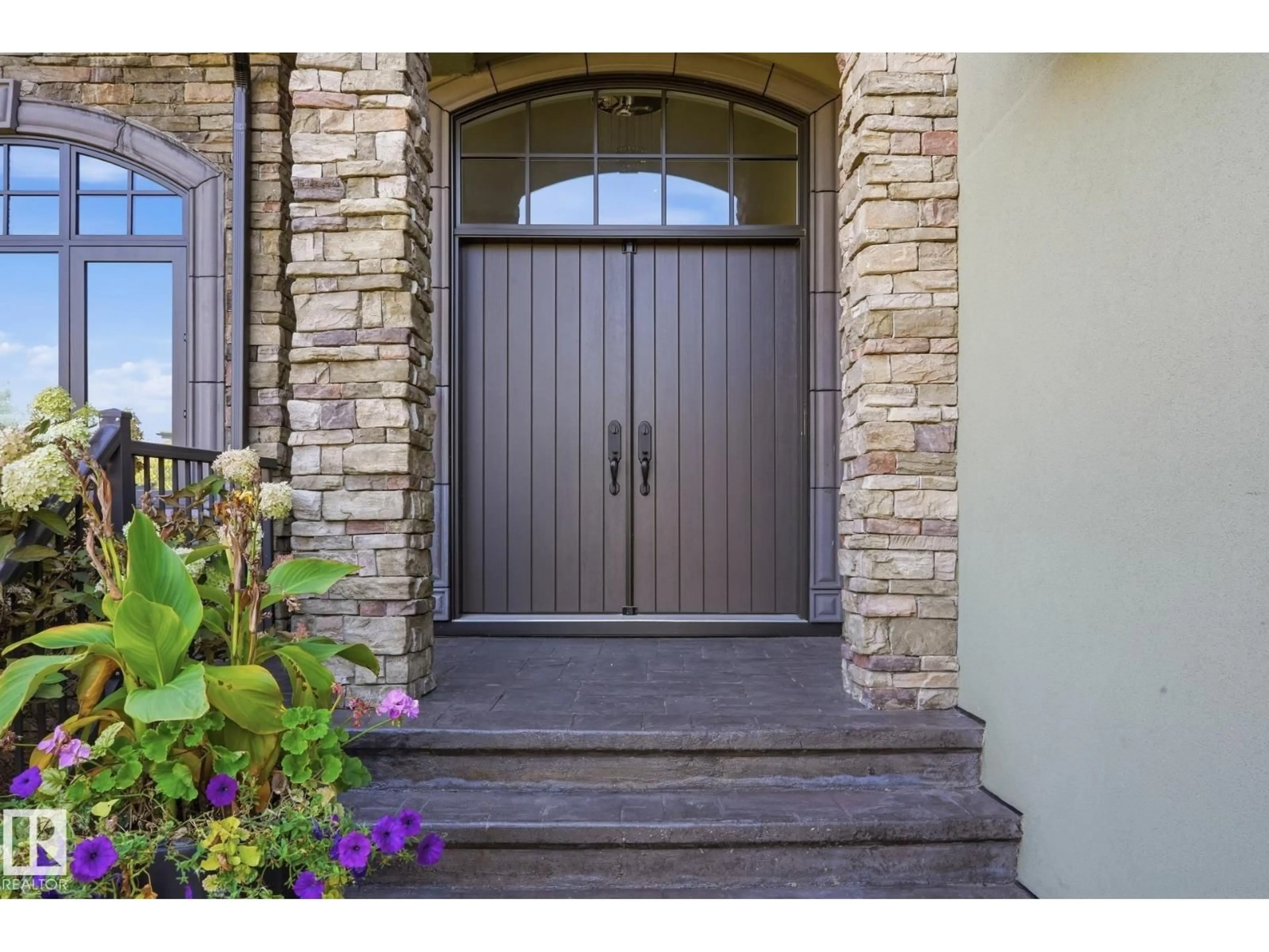 Indoor entryway for 3 KINGSMEADE CR, St. Albert Alberta T8N4C8
