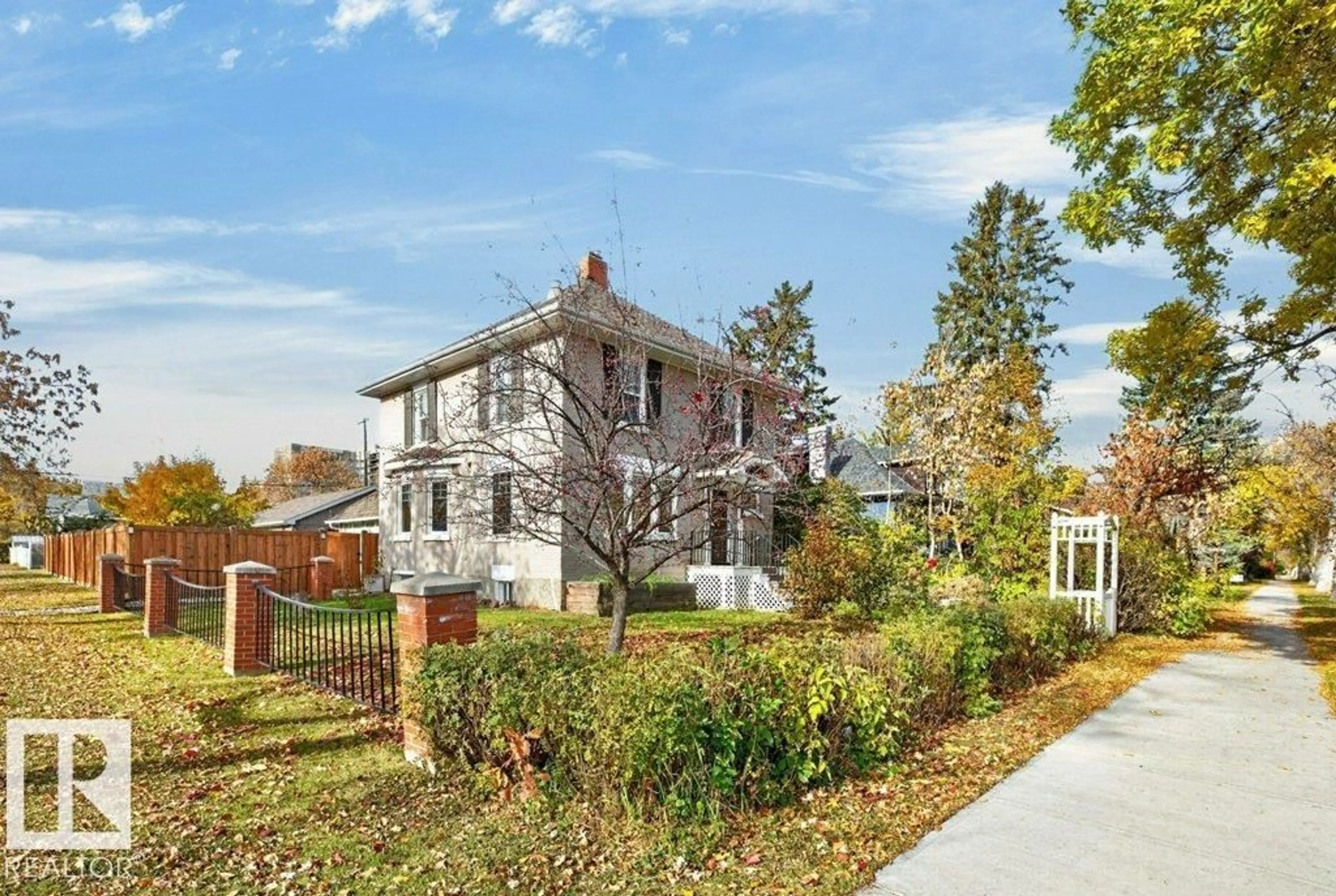 A pic from outside/outdoor area/front of a property/back of a property/a pic from drone, street for NW - 11204 127 ST, Edmonton Alberta T5M0T6