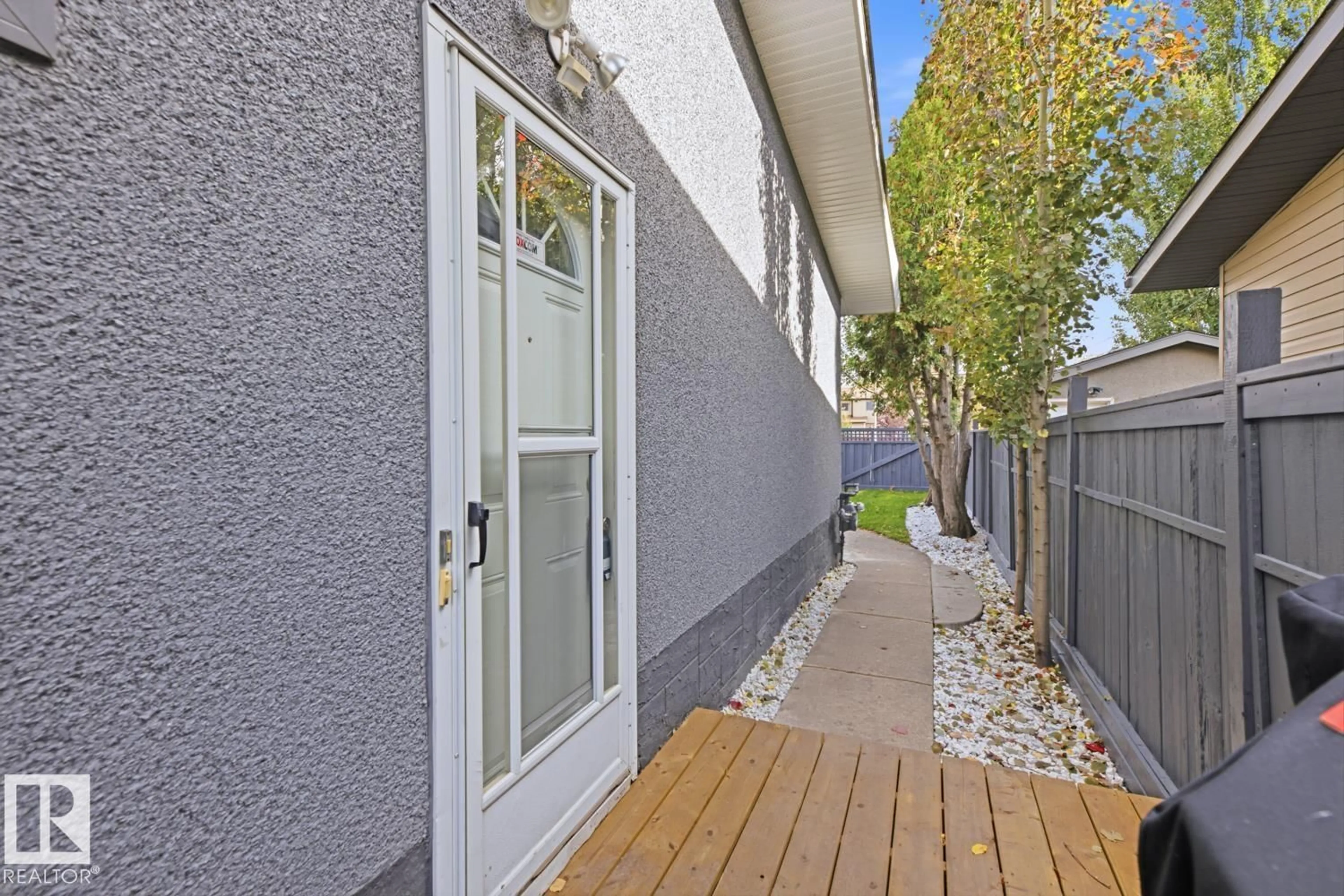 Patio, street for 4727 105 ST, Edmonton Alberta T6H2M3